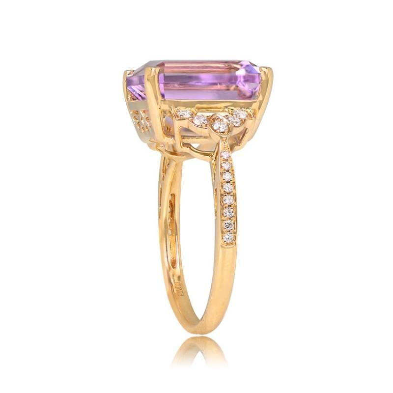 5.33ct Emerald Cut Amethyst Cocktail Ring, 18k Yellow Gold In Excellent Condition For Sale In New York, NY