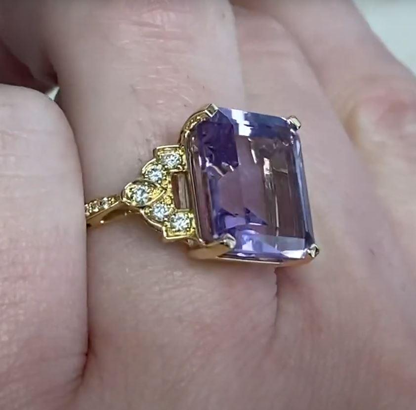 5.33ct Emerald Cut Amethyst Cocktail Ring, 18k Yellow Gold For Sale 1