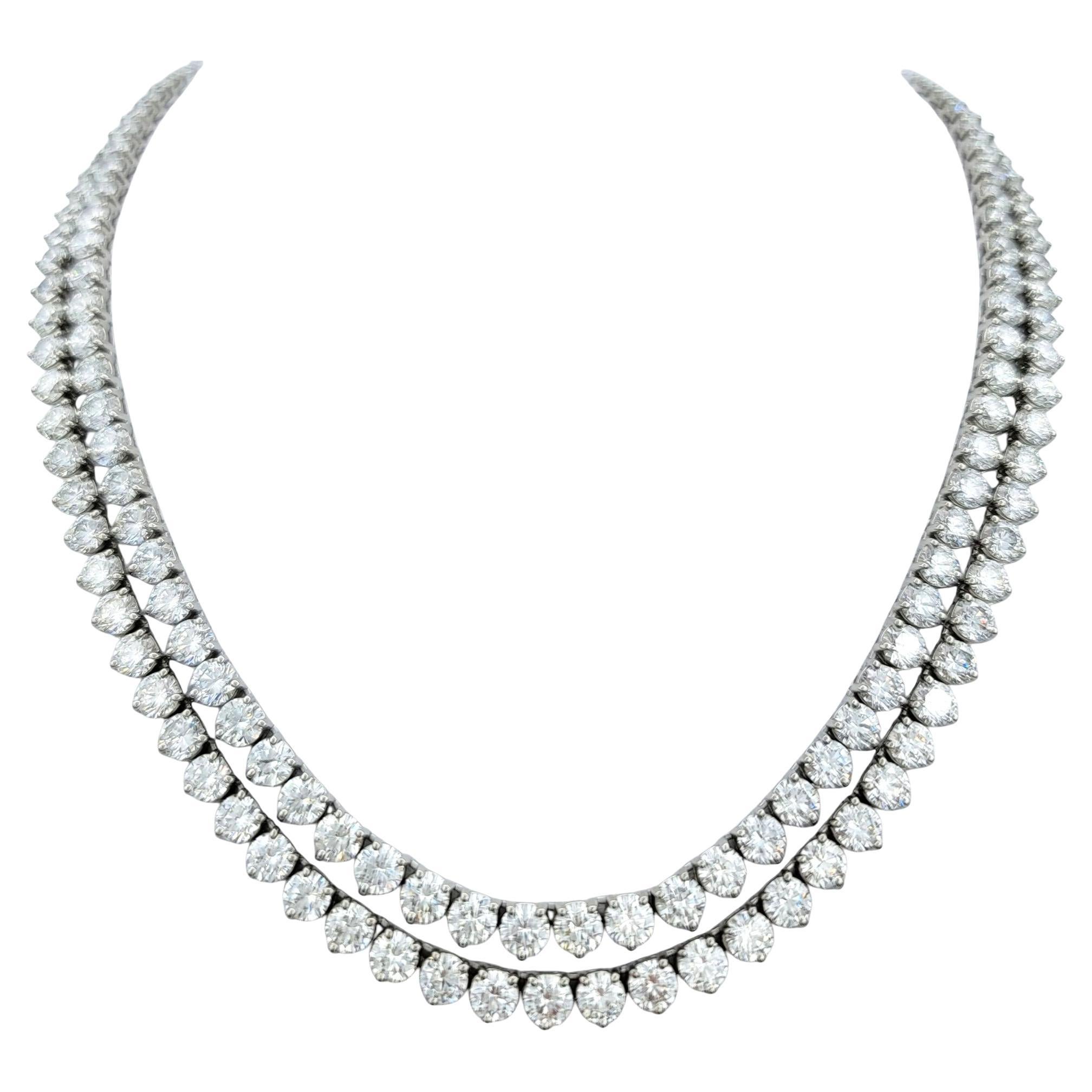 53,40 quilates en total Collar de tenis de dos piezas con diamantes naturales en platino, 16-32". en venta