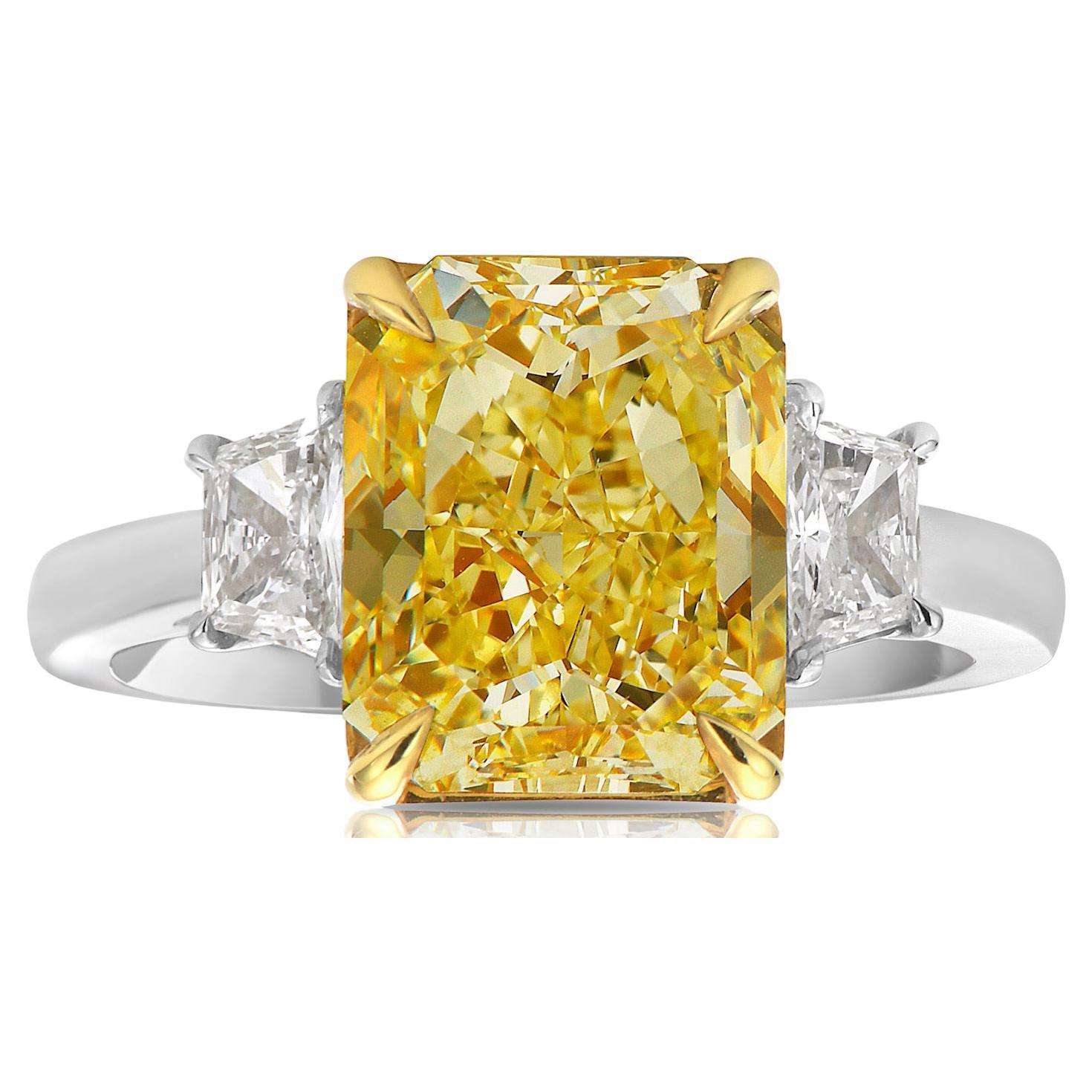 5.34ct Fancy Light Yellow VS2 GIA Ring For Sale