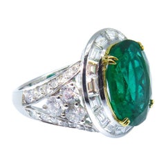 18 Karat White Gold 5.35 Carat Oval Cut Emerald White Diamond CocktailRing