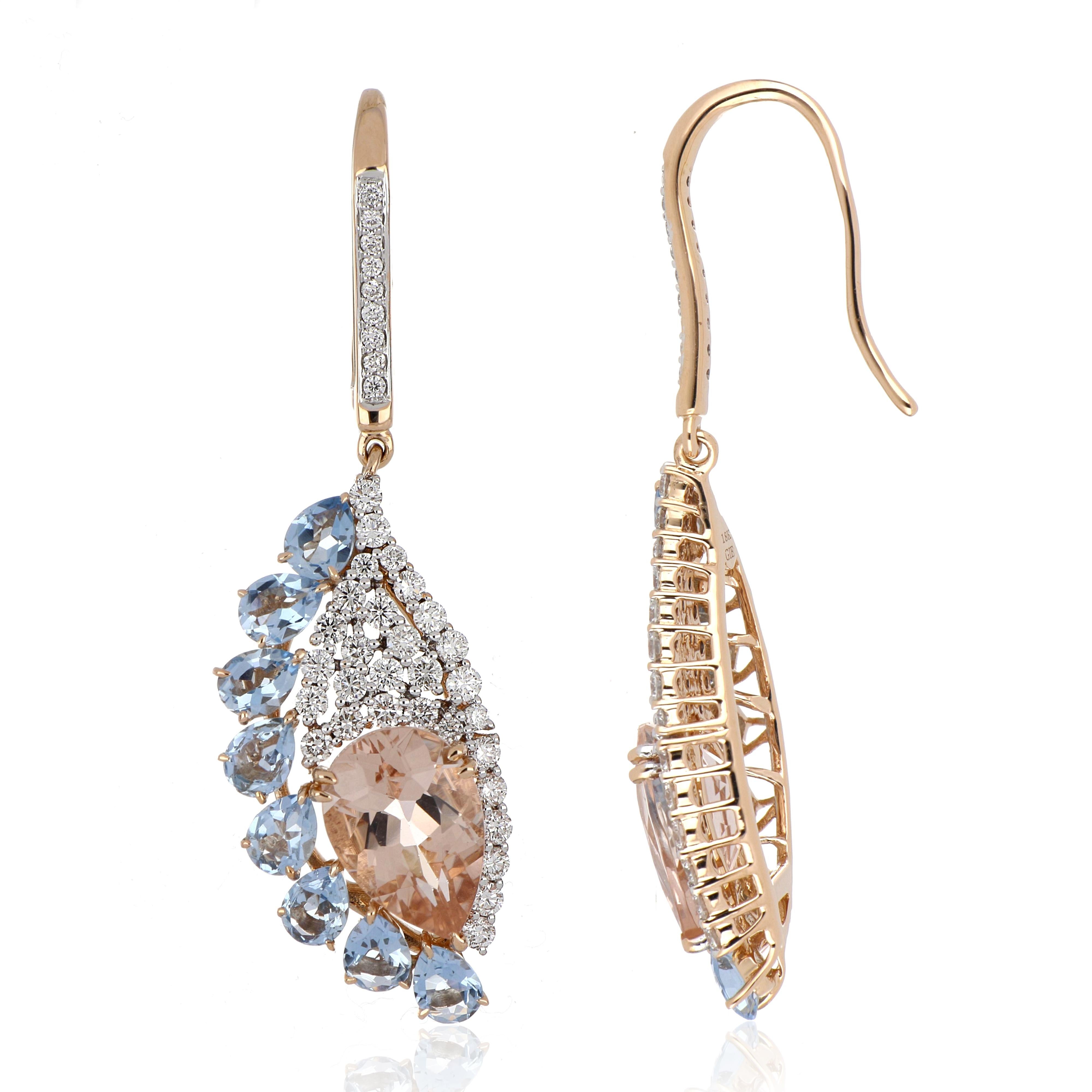 Contemporary 5.35 Carat Total Morganite and Aquamarine Earring with Diamonds in 18 Karat Gold For Sale