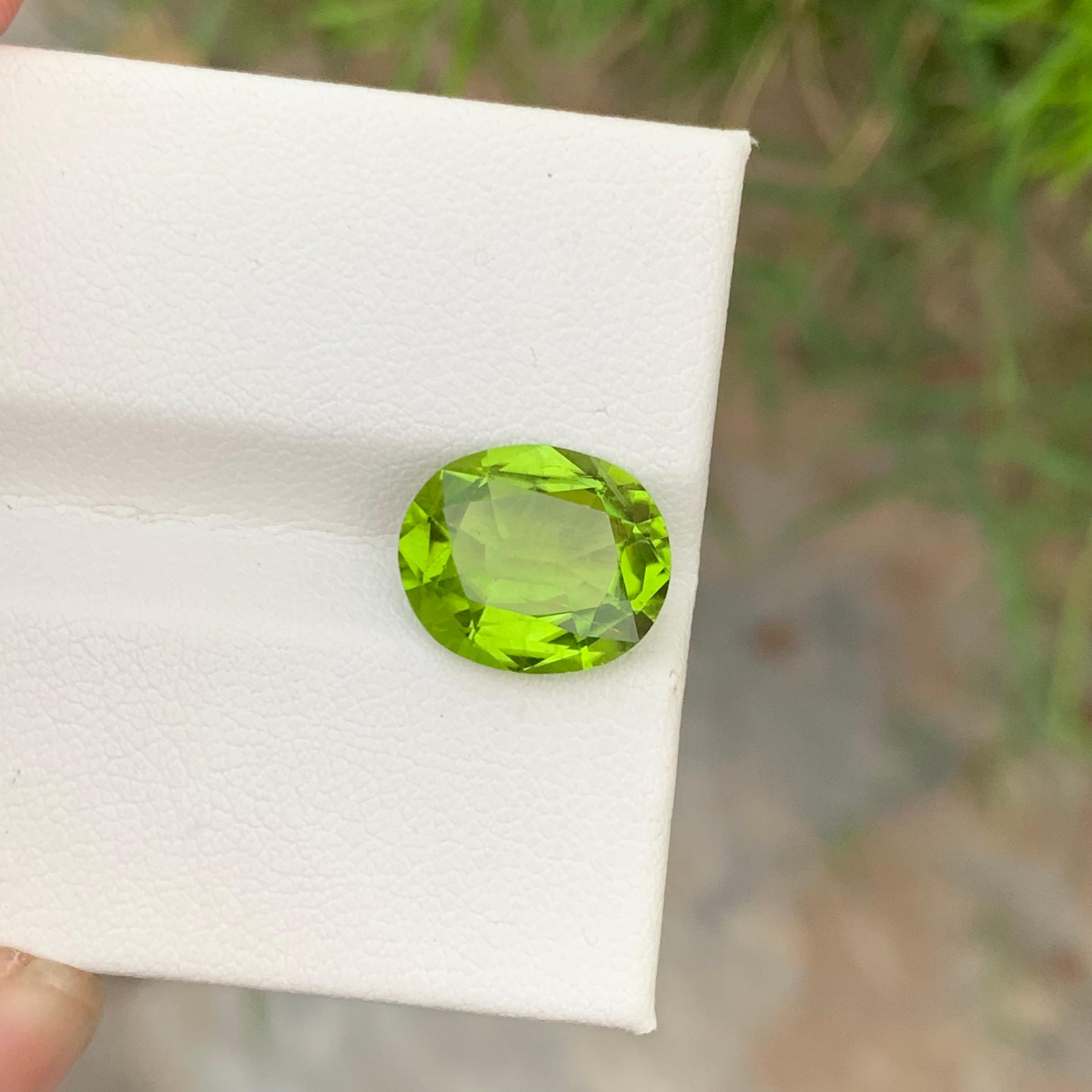 5.35 Carats Natural Apple Green Loose Peridot Gem From Suppart Valley Mine For Sale 6