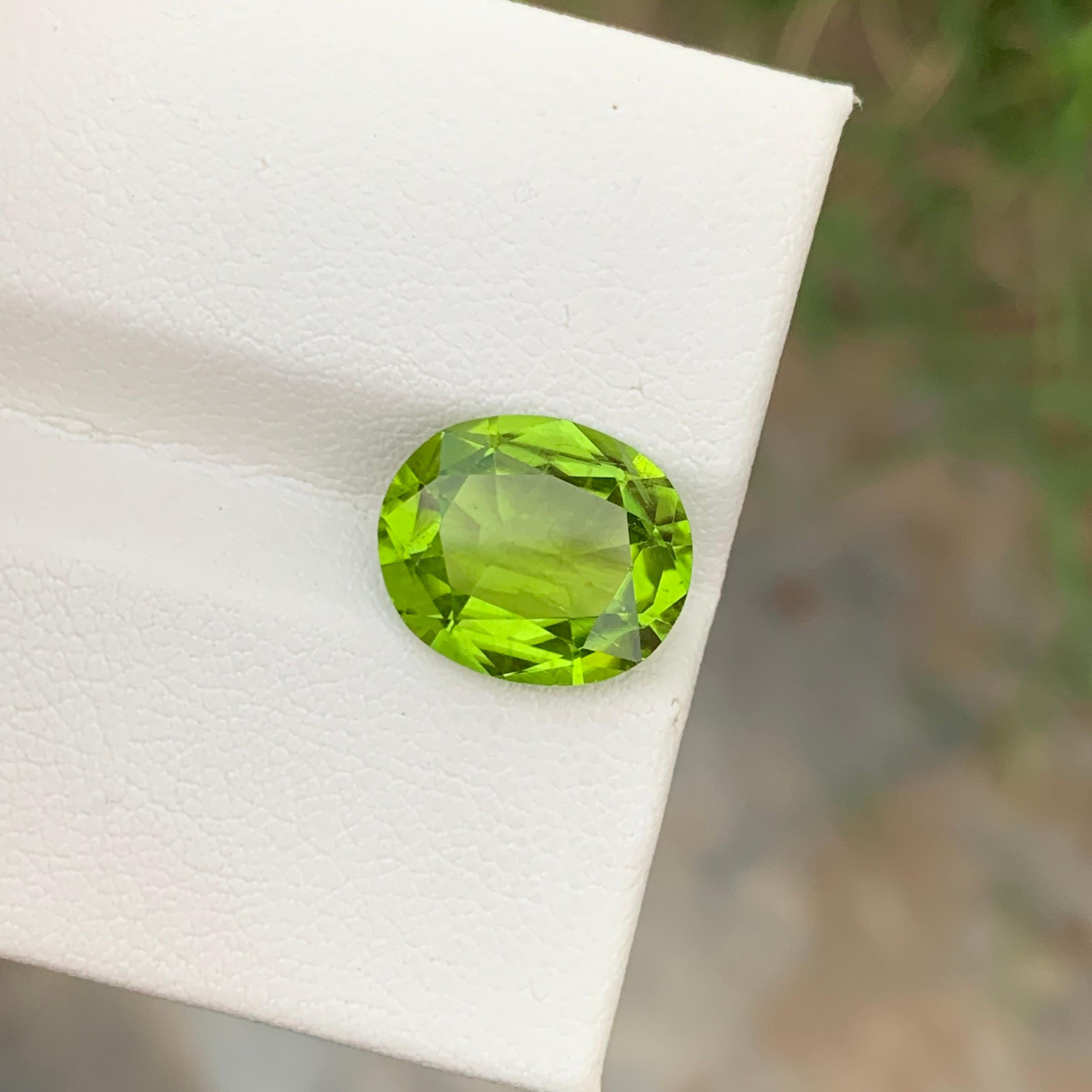 5.35 Carats Natural Apple Green Loose Peridot Gem From Suppart Valley Mine For Sale 1