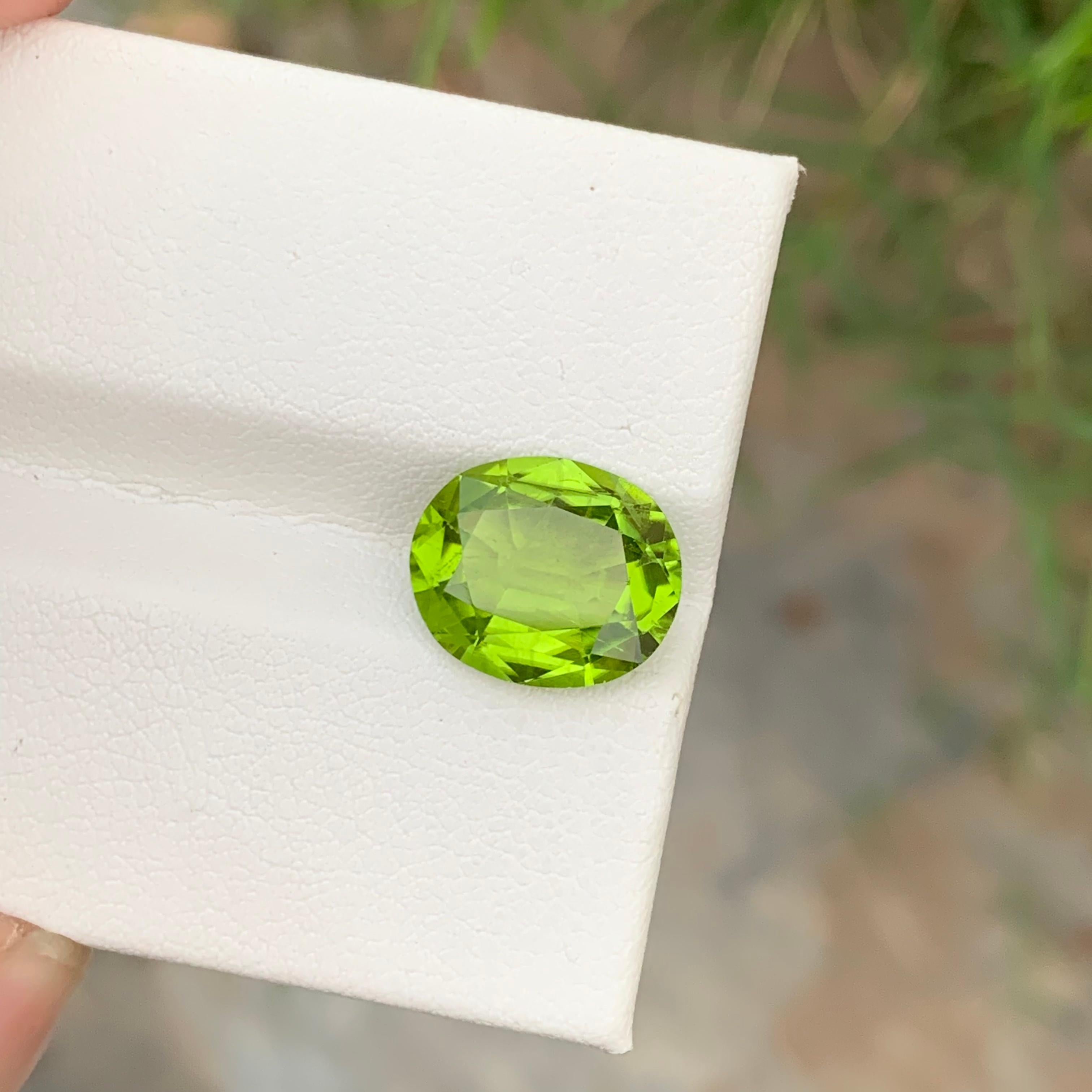 5.35 Carats Natural Apple Green Loose Peridot Gem From Suppart Valley Mine For Sale 2