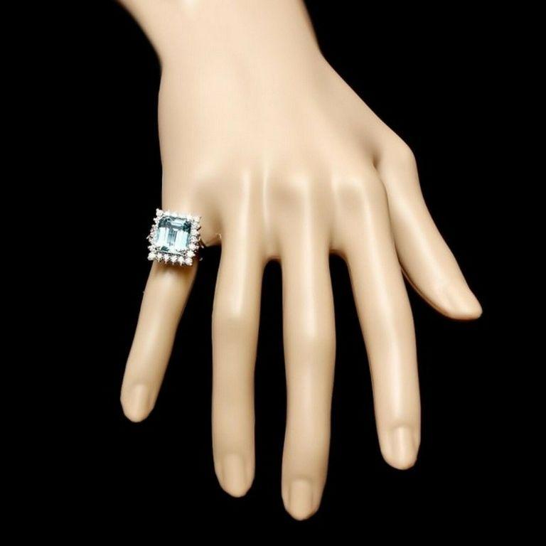 Emerald Cut 5.35 Carat Natural Aquamarine and Diamond 14 Karat Solid White Gold Ring For Sale
