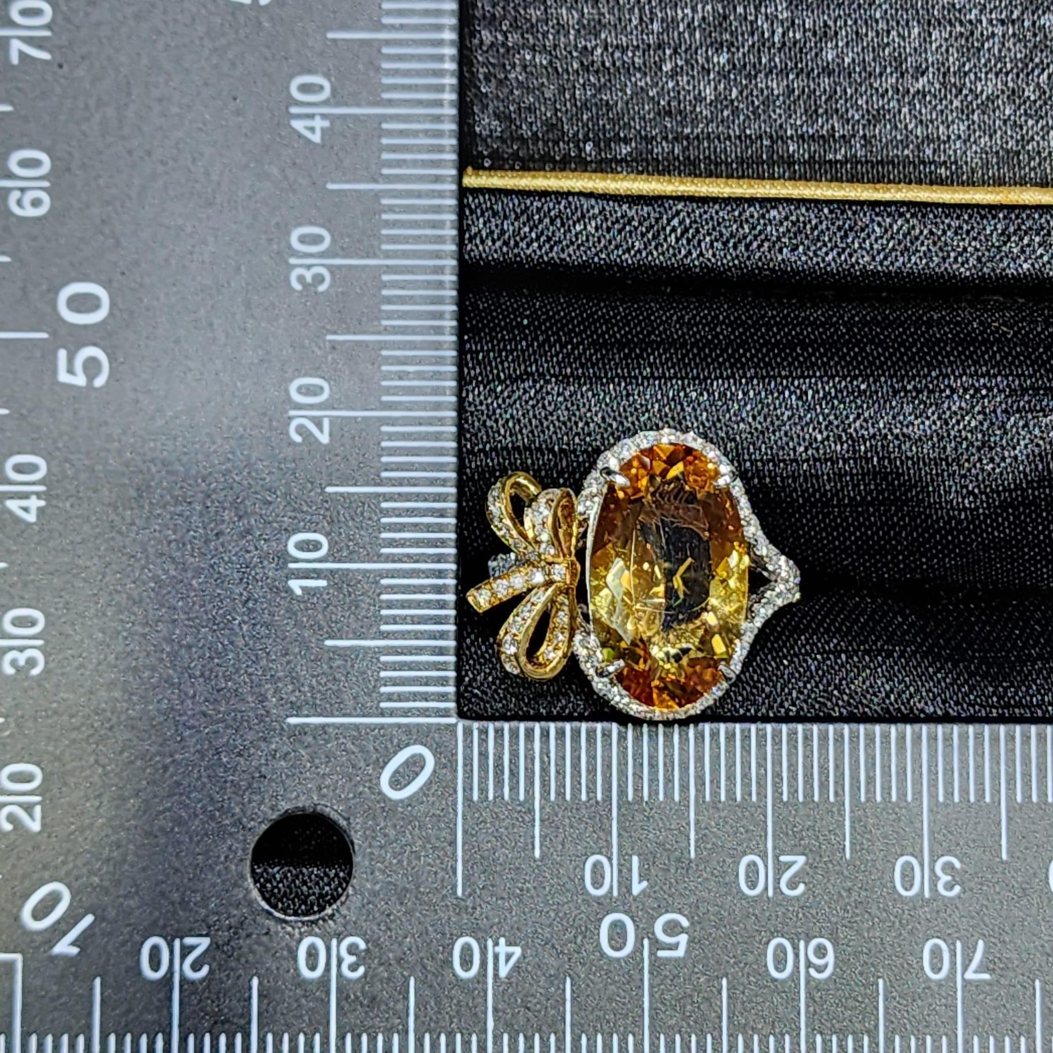 5.35Ct Citrine Diamond Ring in 18 Karat White and Yellow Gold in vendita 1