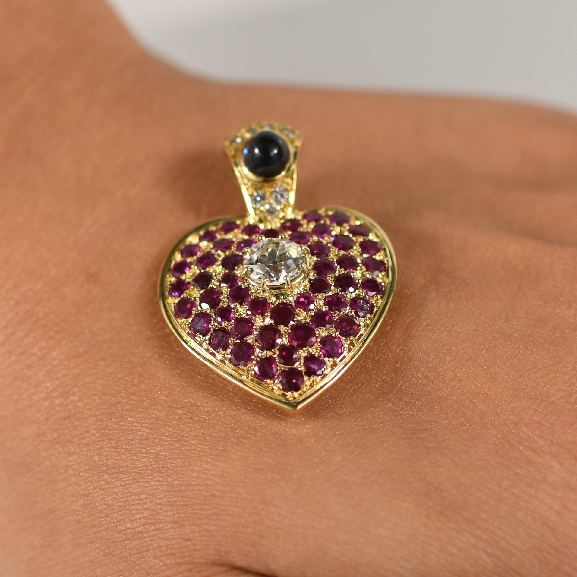 5.35ctw Old European Diamond Ruby Pave Heart Pendant w Sapphire Bail in 18K Gold In Good Condition For Sale In Addison, TX