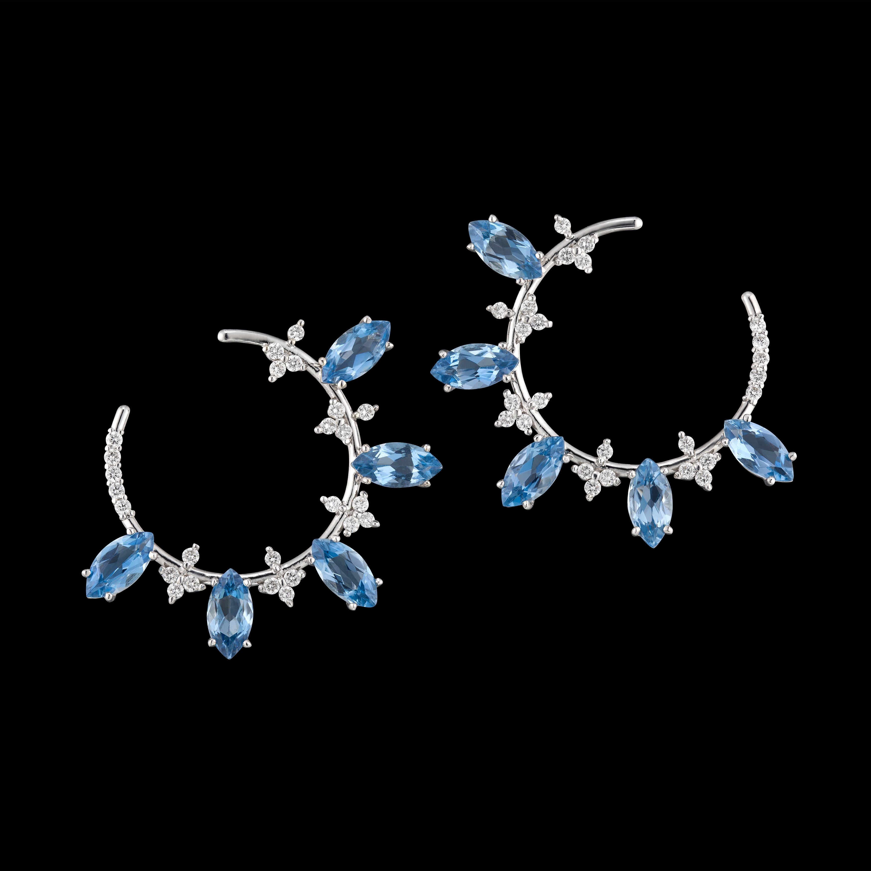 Women's or Men's 5.36 AquaMarine and Diamonds Loop Earrings in White 18 Karat Gold For Sale