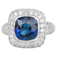 Bague en saphir coussin de 5,36 carats avec diamants