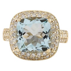 Natural Aquamarine 14 Karat Yellow Gold Diamond Ring