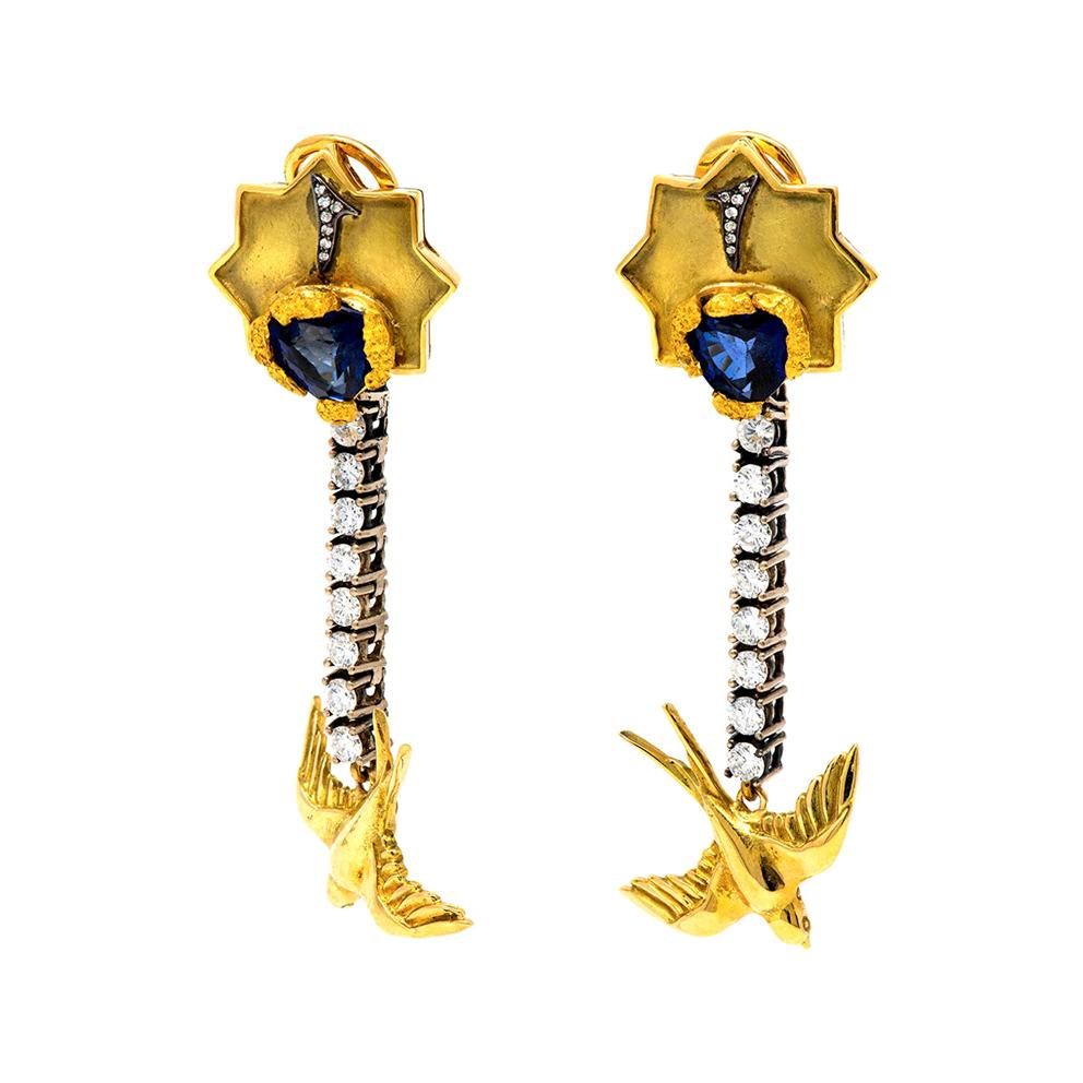 Paar Saphire- Vögel-Gold-Diamanten-Tropfen-Ohrringe Omega, 21. Jahrhundert 