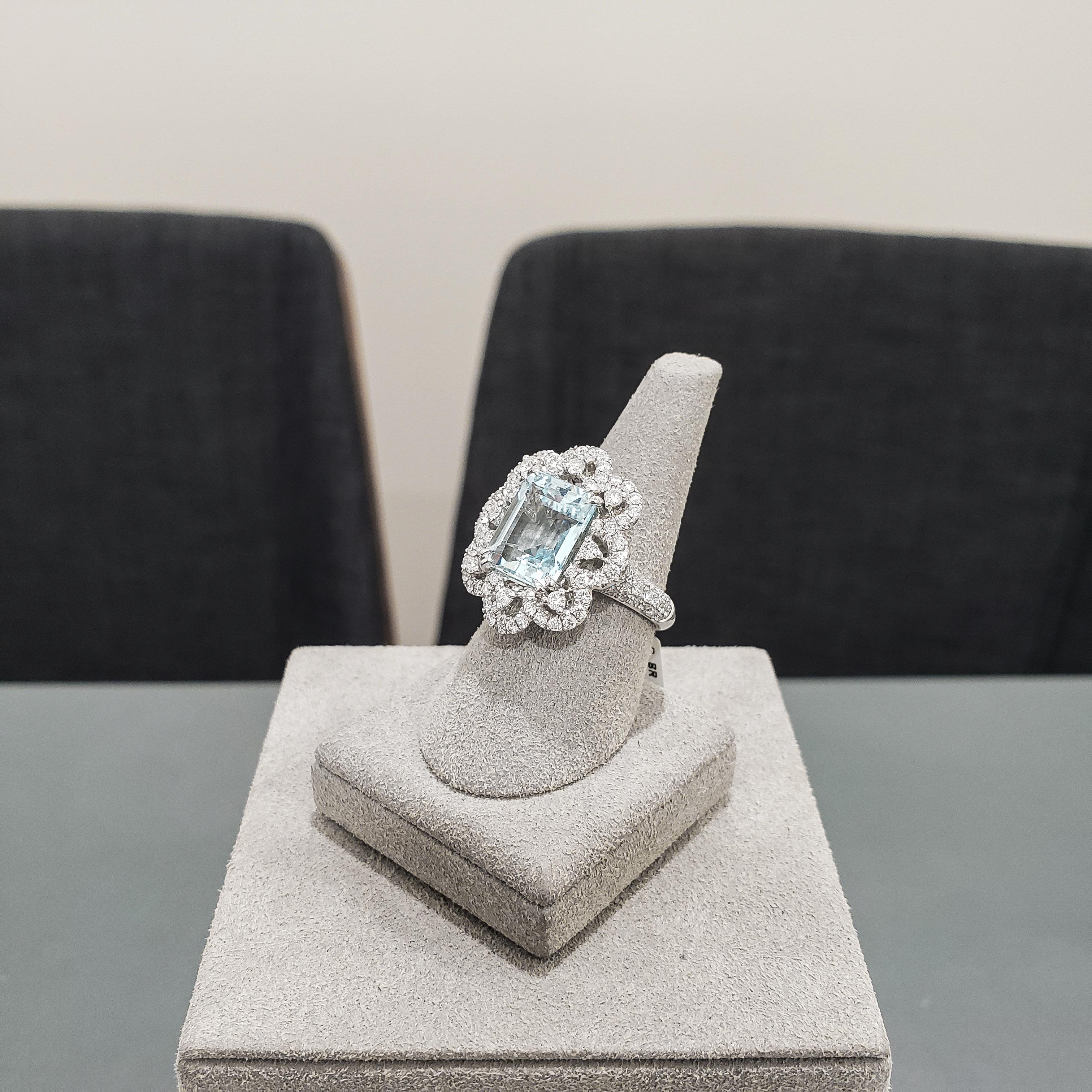 Roman Malakov 5.37 Carats Emerald Cut Aquamarine & Diamond Flower Cocktail Ring In New Condition For Sale In New York, NY