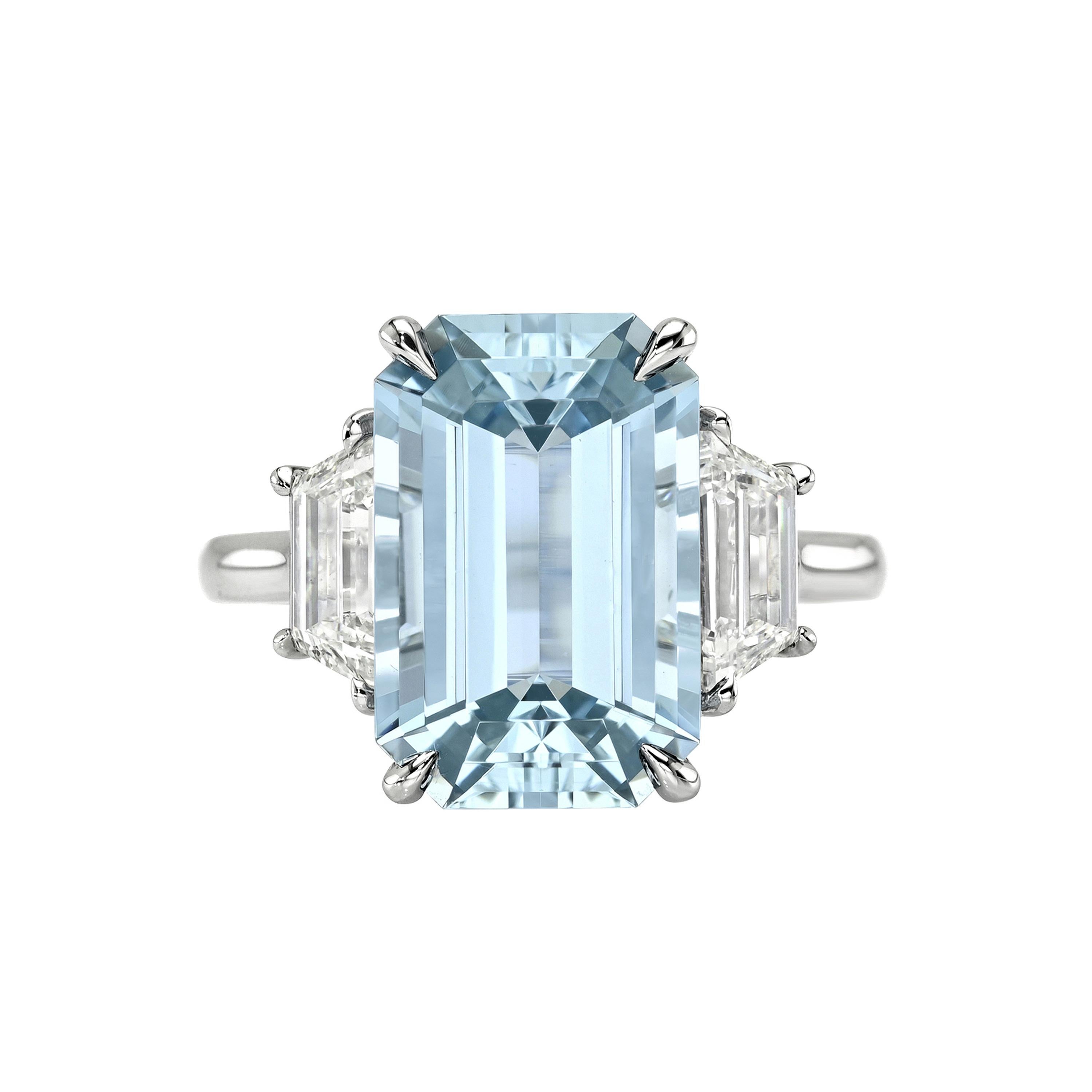 Bague de fiançailles en platine avec aigue-marine brésilienne taillée en émeraude de 5,37 carats et diamant en vente 2