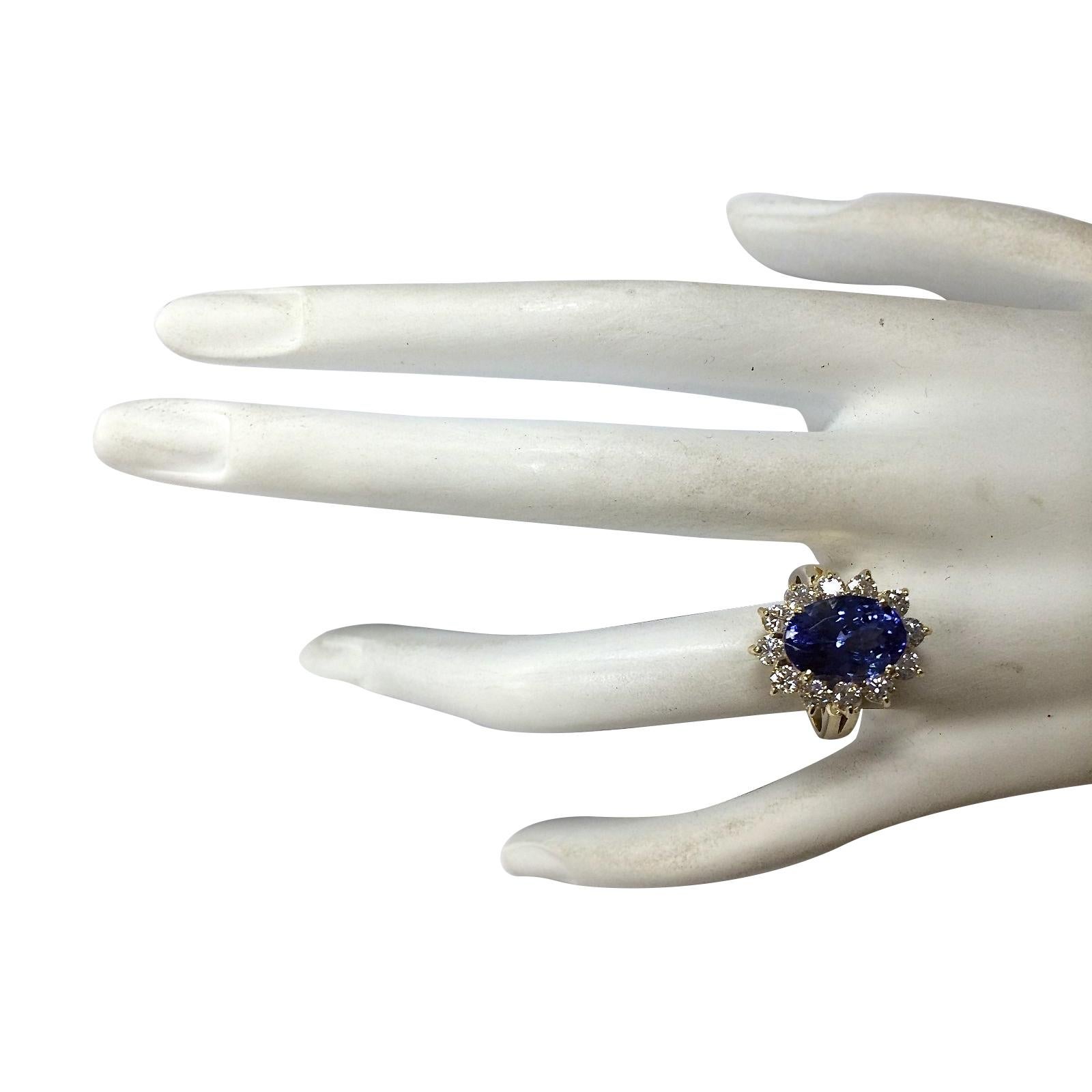 Natural Tanzanite Diamond Ring in 14 Karat Yellow Gold  In New Condition For Sale In Los Angeles, CA