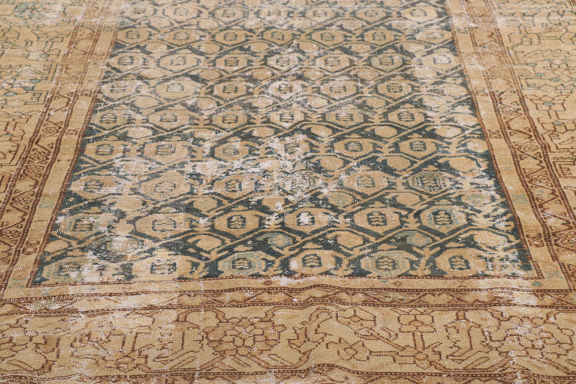Antiker persischer Malayer-Teppich aus Goldbronze, verwitterter Fesse trifft auf rustikale Sensibilität (Handgeknüpft) im Angebot