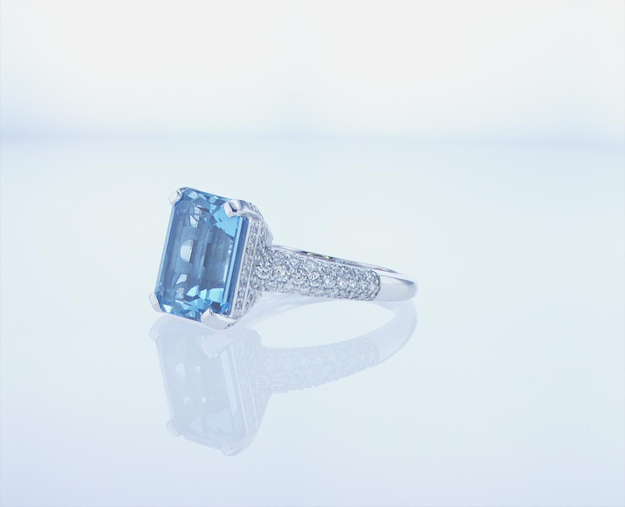5.37 Ct Aqua Cocktail Ring in 18k White Gold with Palladium In New Condition For Sale In New York, NY