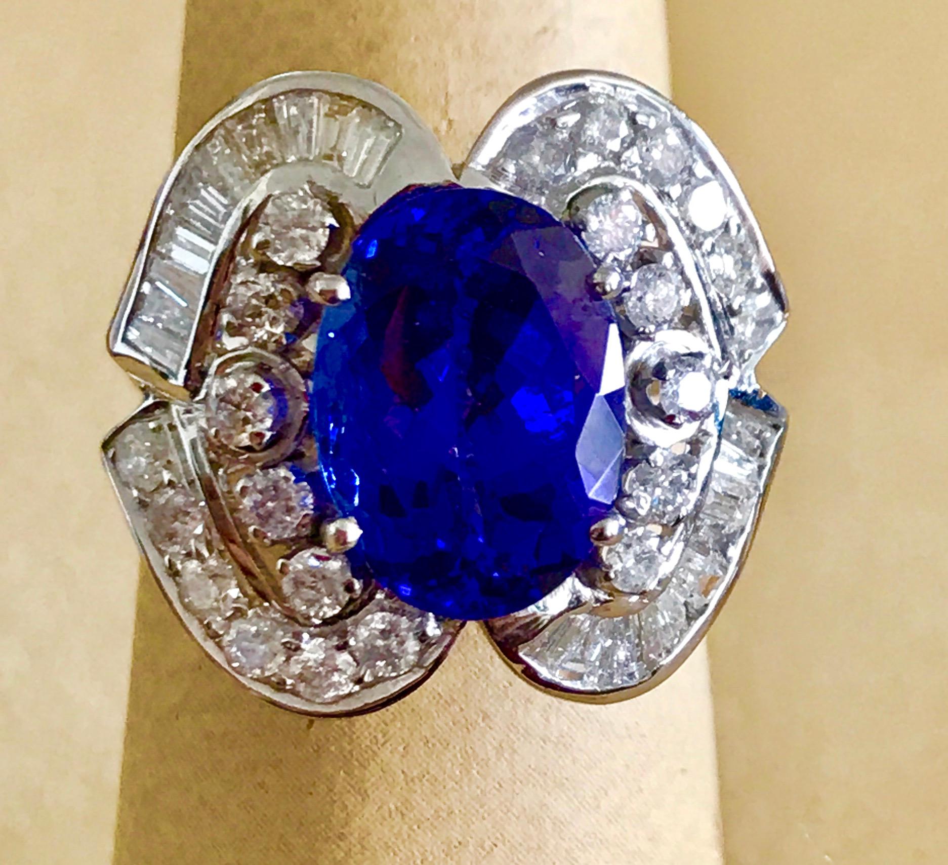5.38 Carat Oval Tanzanite and 1 Carat Diamond Ring 18 Karat White Gold, Estate In Excellent Condition In New York, NY