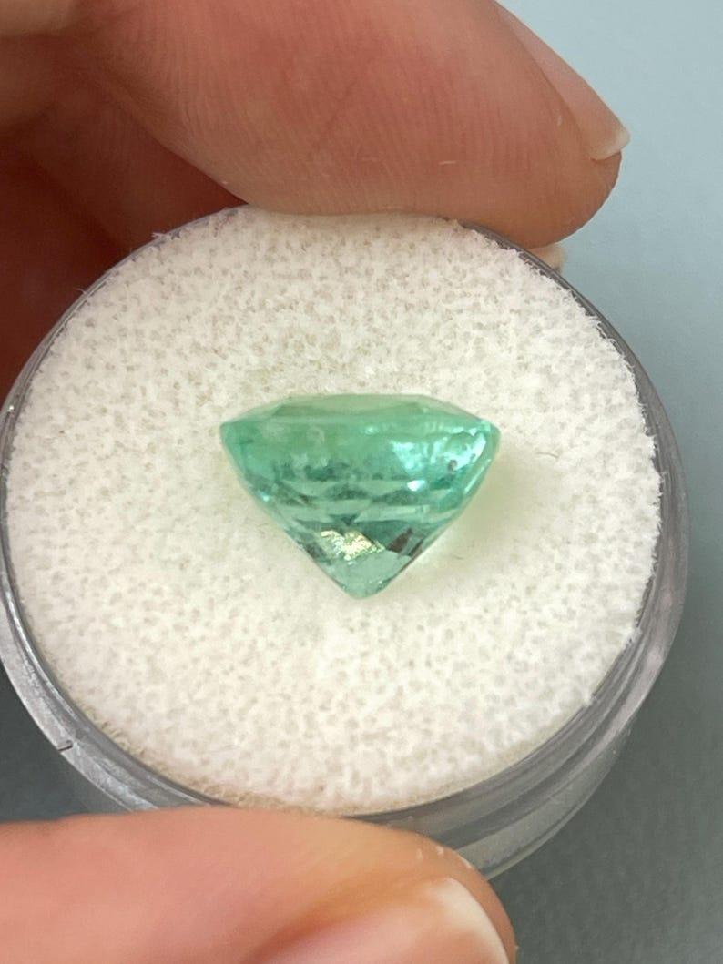 De las mujeres Esmeralda colombiana verde seafoam de 5,38 quilates - Muzo Cushion Cut May Birthstone en venta