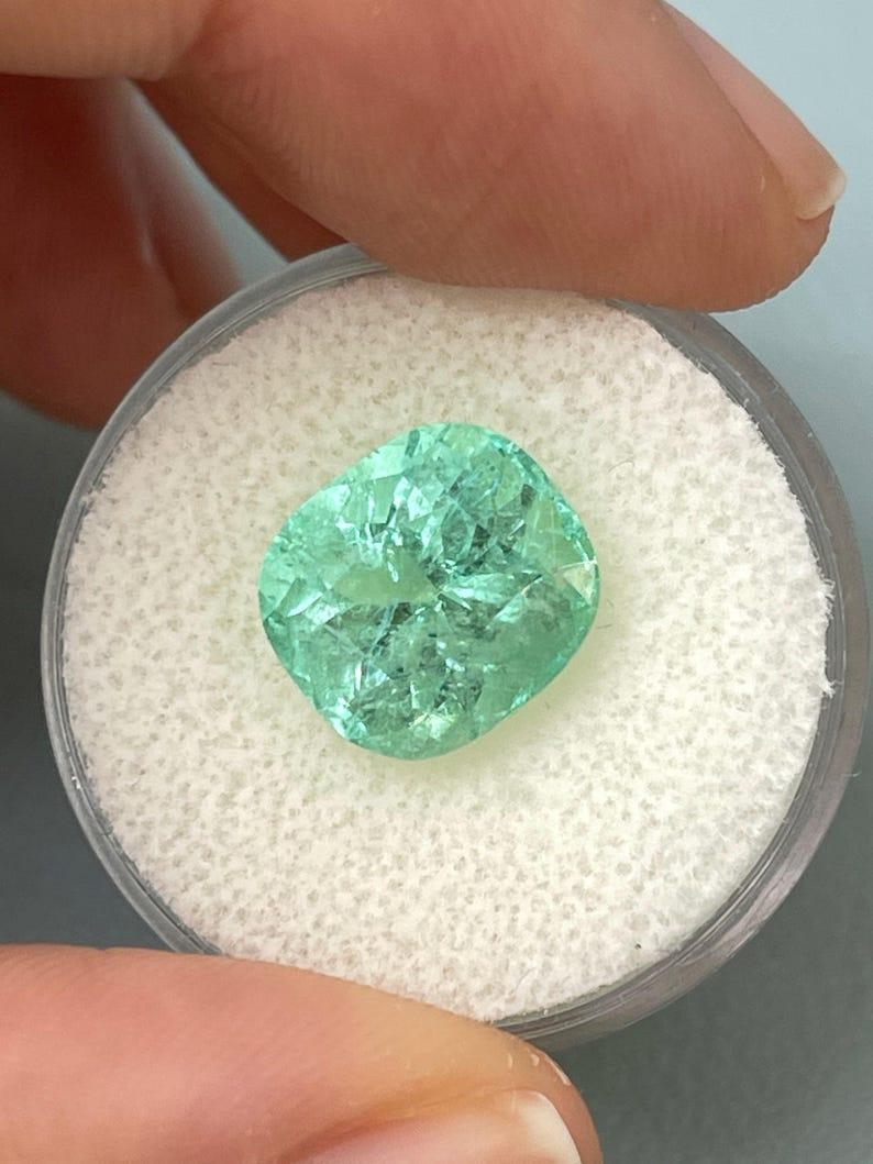 Esmeralda colombiana verde seafoam de 5,38 quilates - Muzo Cushion Cut May Birthstone en Nuevo estado para la venta en Jupiter, FL