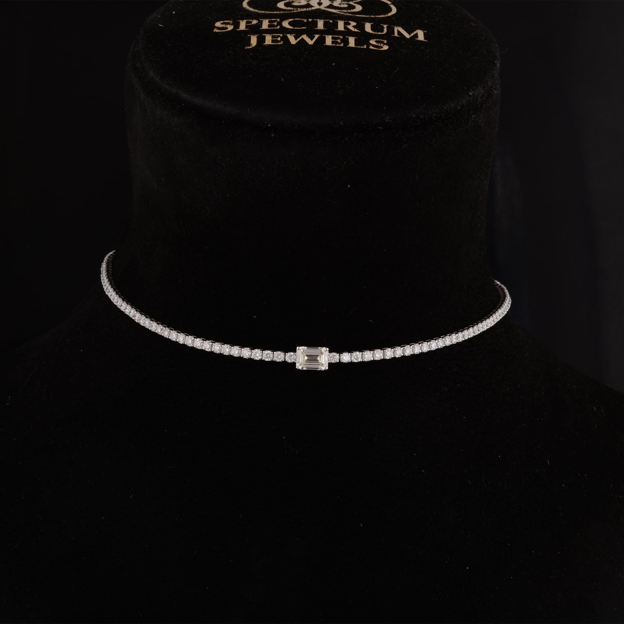 Modern 5.38 Carat SI/H Emerald Cut Diamond Choker Necklace 18 Karat Solid White Gold For Sale