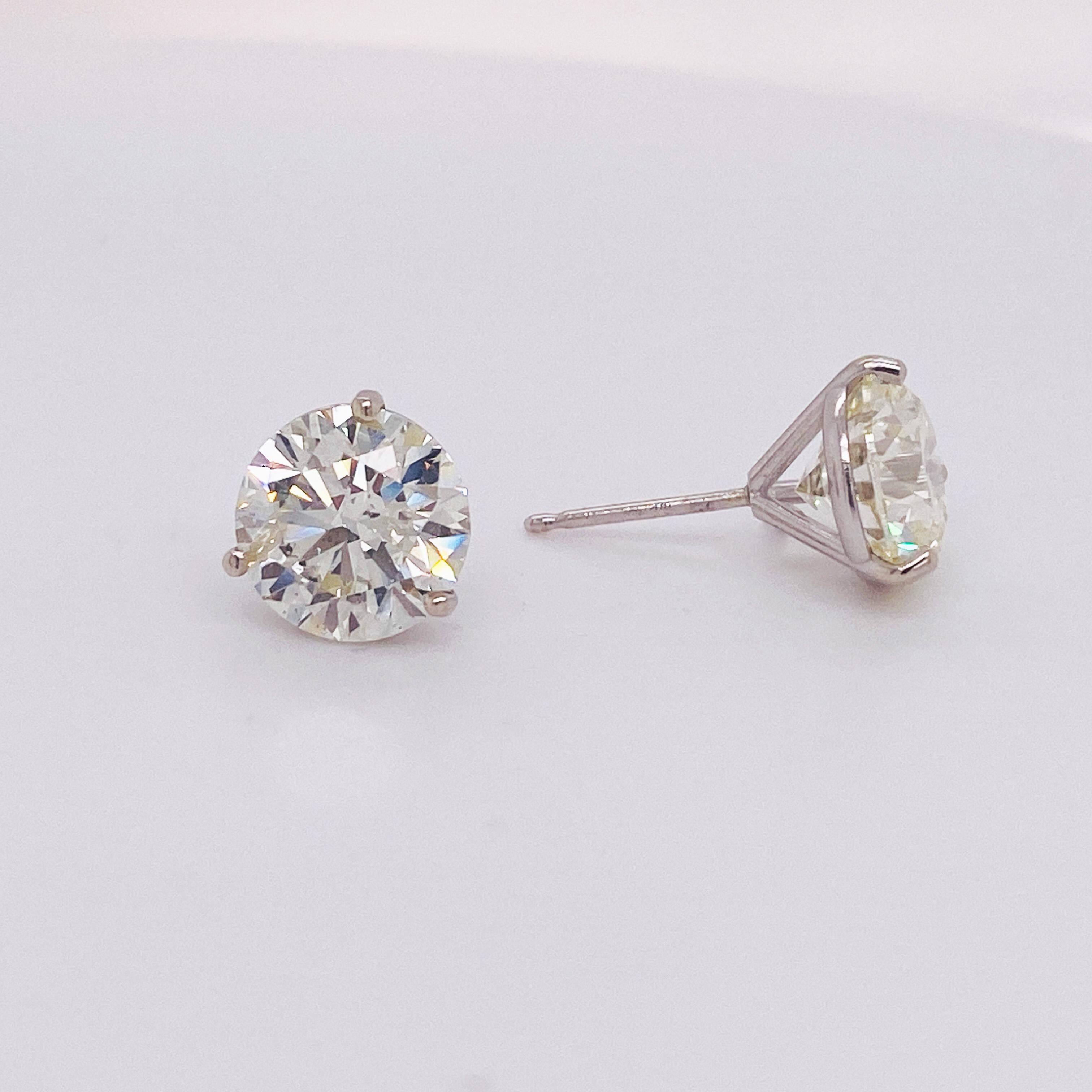 Round Cut 5.00 Carat Diamond Pair Martini Stud Earrings in 14K Gold Lv For Sale