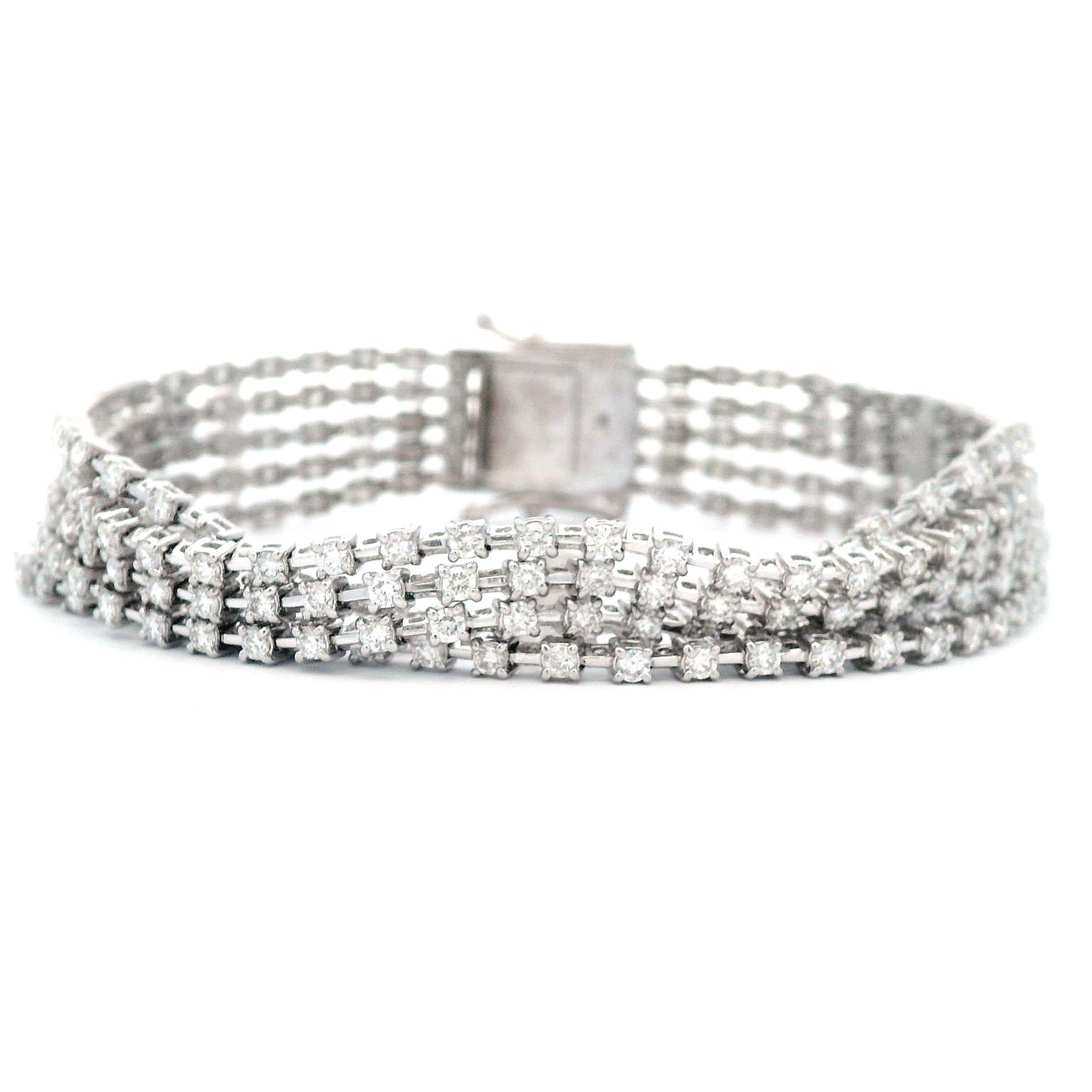 5,38 Karat Fünfreihiges Diamant-Tennisarmband aus 18 Karat Weißgold (Rundschliff) im Angebot