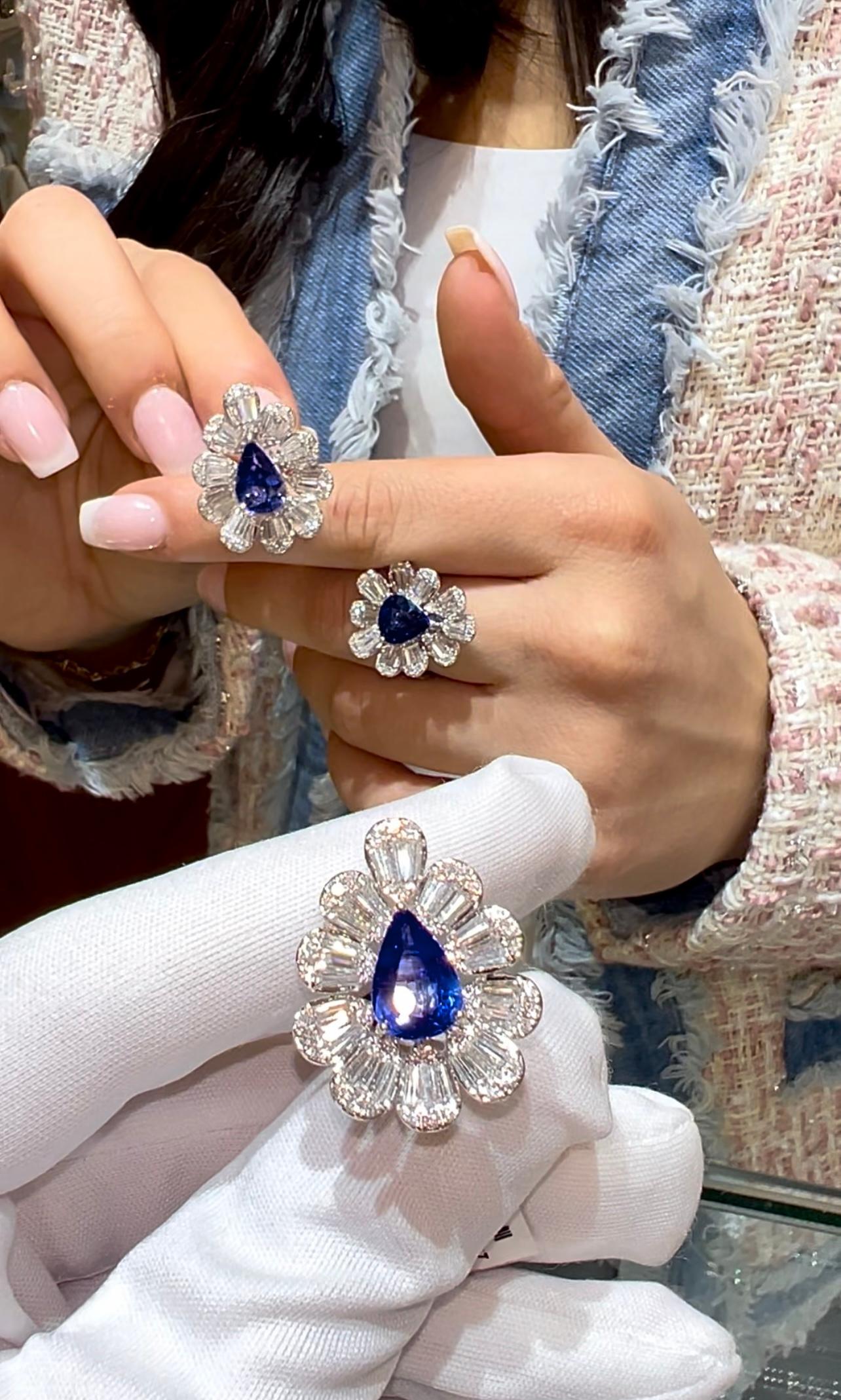 5,39 Karat Ceylan-Birnensaphir & 7,25 Karat Diamant-Fächerohrringe 18k Weißgold (Moderne) im Angebot