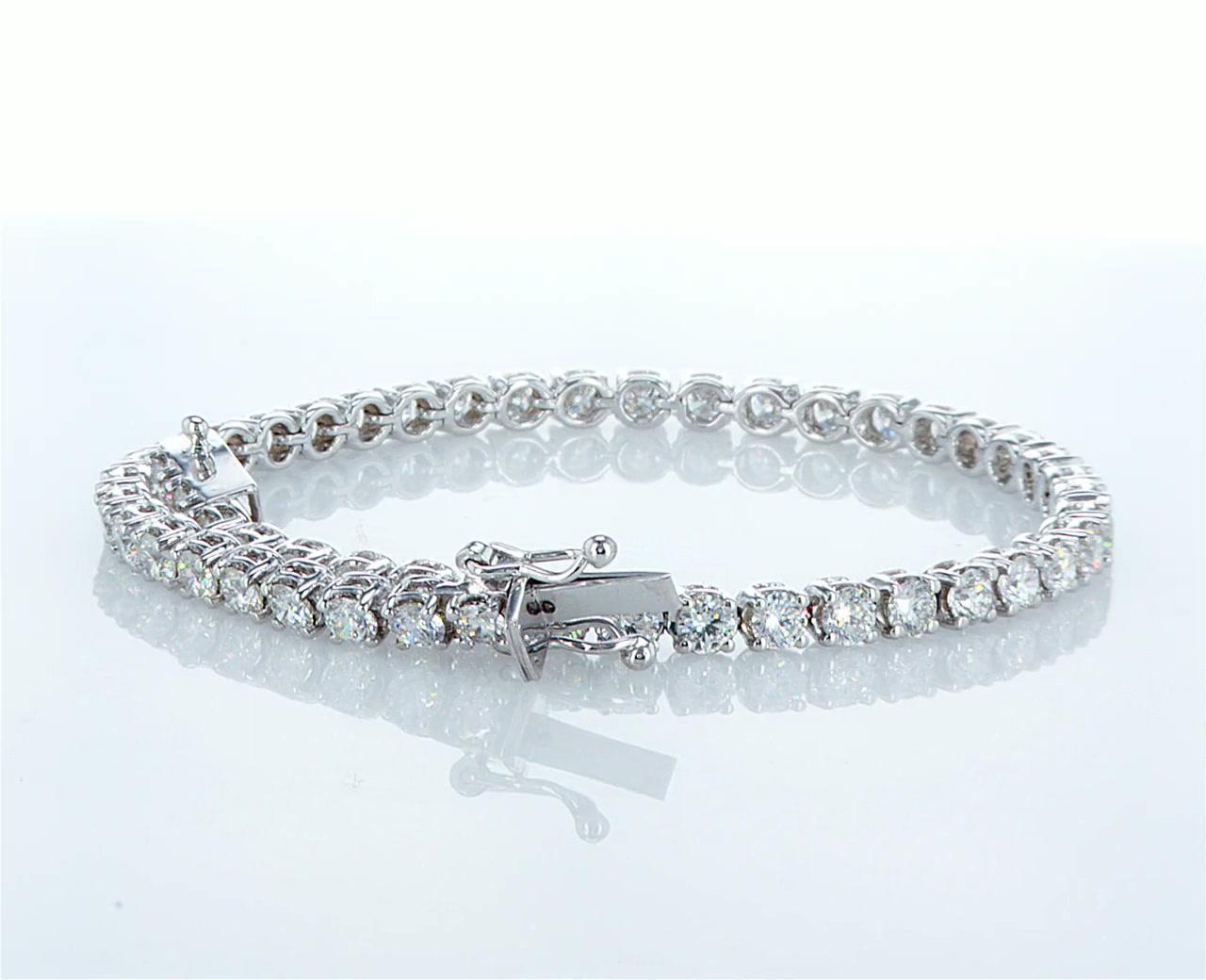 Contemporain Bracelet tennis en or blanc 14 carats avec diamants de 5,39 carats en vente