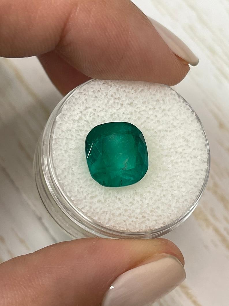 Modern 5.39 Carat Intense Green Colombian Emerald - Minor Oil Cushion Cut May Birthston For Sale