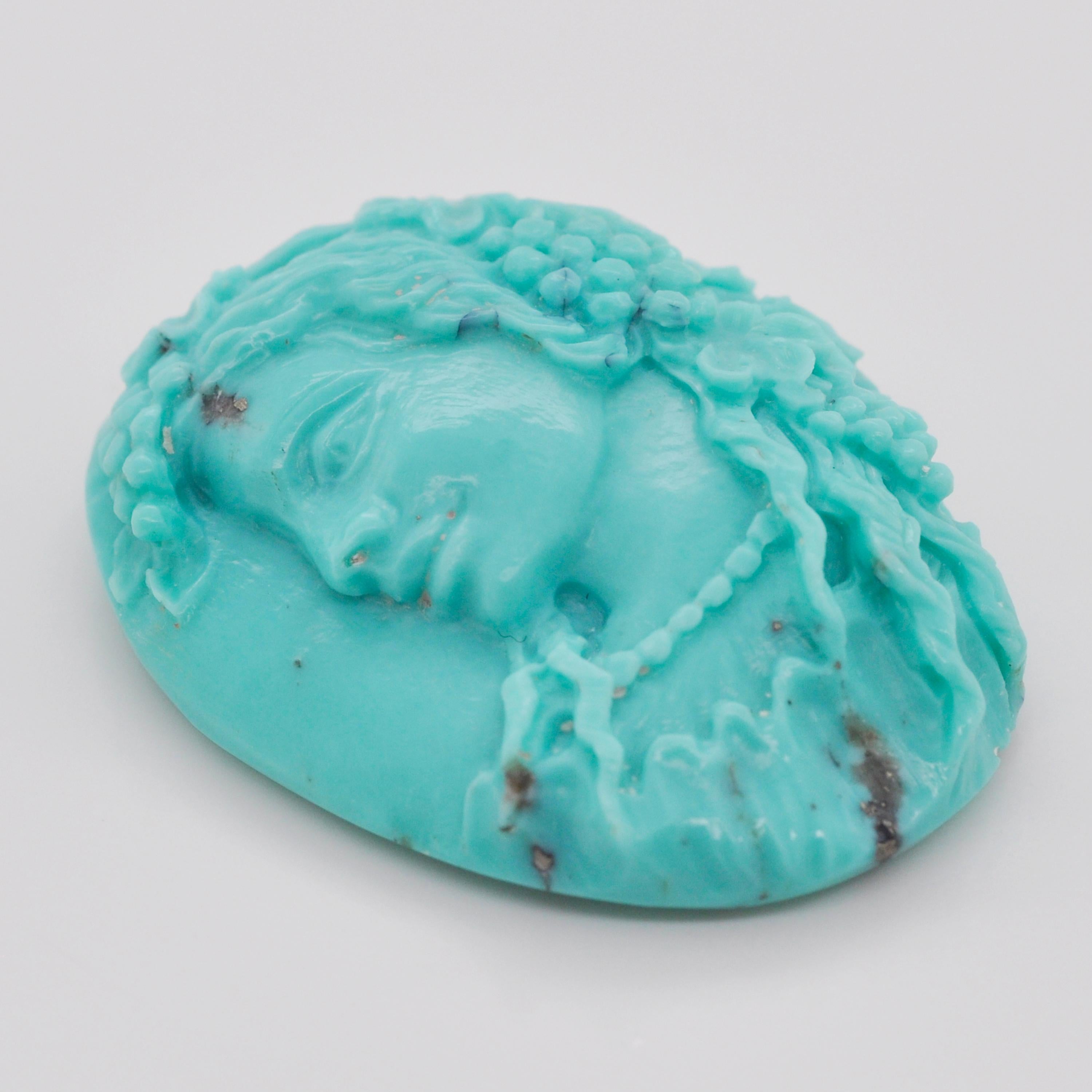 Taille mixte Broche pendentif camée sculptée en turquoise naturelle d'Arizona de 53,94 carats en vente