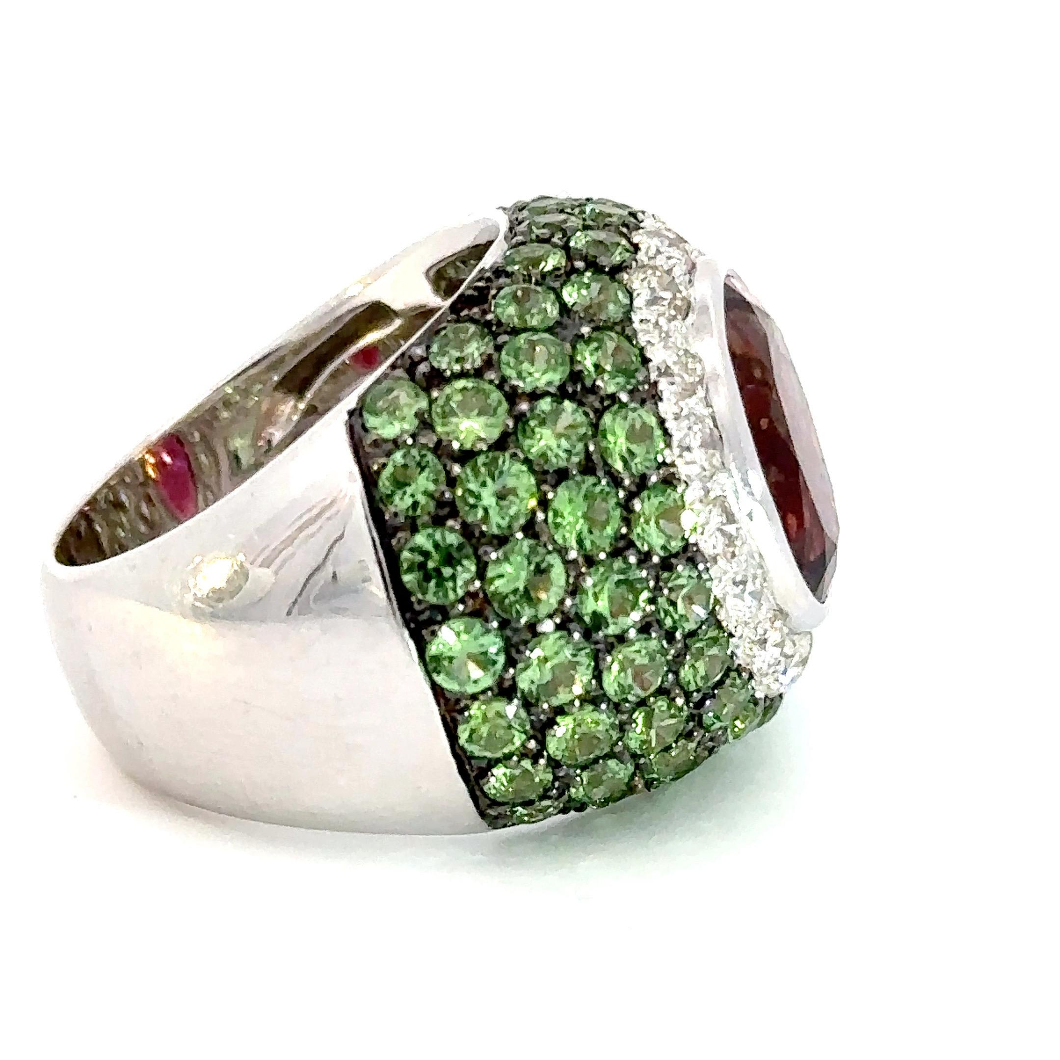 Oval Cut 5.39ct Pink Tourmaline, Green Tsavorite and Diamond Cocktail Ring in 18kt White For Sale