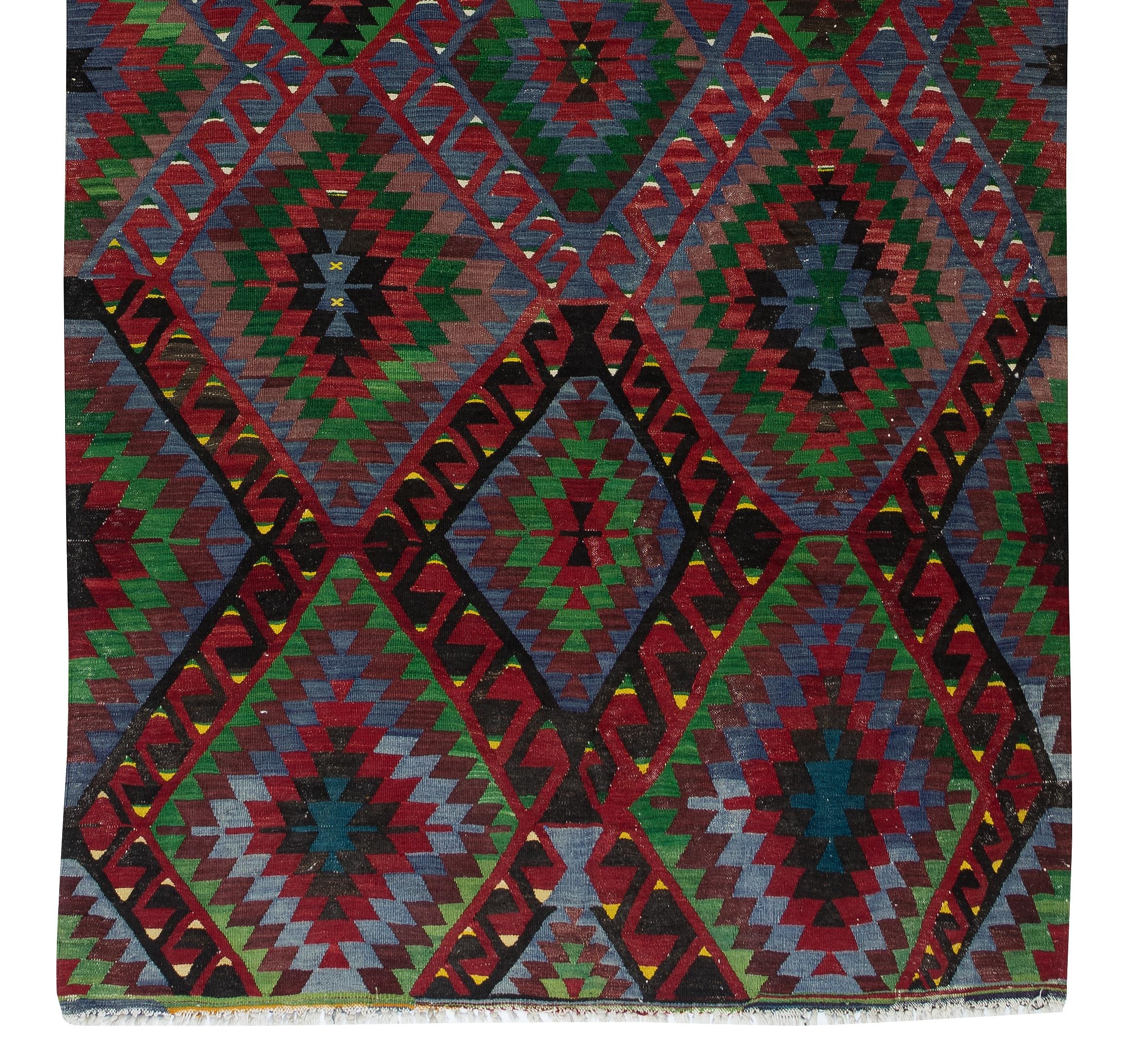 5.3x10.4 Ft Colorful Turkish Kilim with Hand-Spun Wool, Vintage Geometric Rug In Good Condition For Sale In Philadelphia, PA