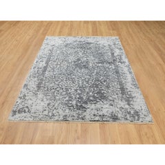 5'3"x7' Gray Wool and Pure Silk Broken Persian Design Hand Knotted Oriental Rug
