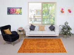 5.3x8 Ft Orange Redyed Vintage Rug für moderne Innenräume. Handgeknüpft in der Türkei