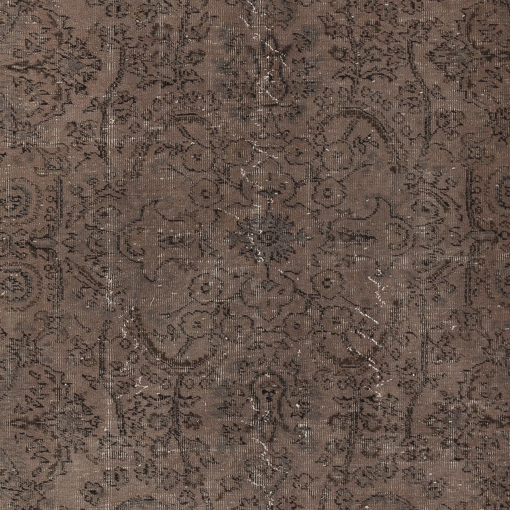 Annodato a mano Tappeto marrone 5.3x8.3 Ft con disegno botanico, annodato a mano in Turchia in vendita