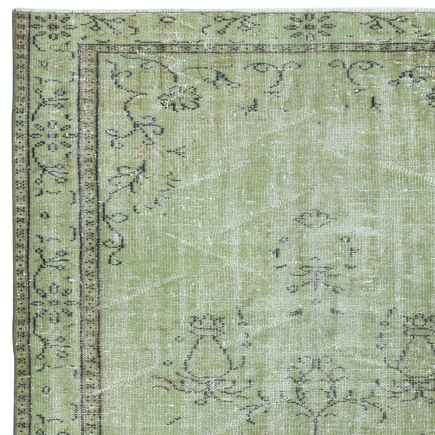 5.3x8.3 Ft Green Color Handmade Turkish Wool Area Rug for Modern Interiors In Good Condition For Sale In Spring Valley, NY