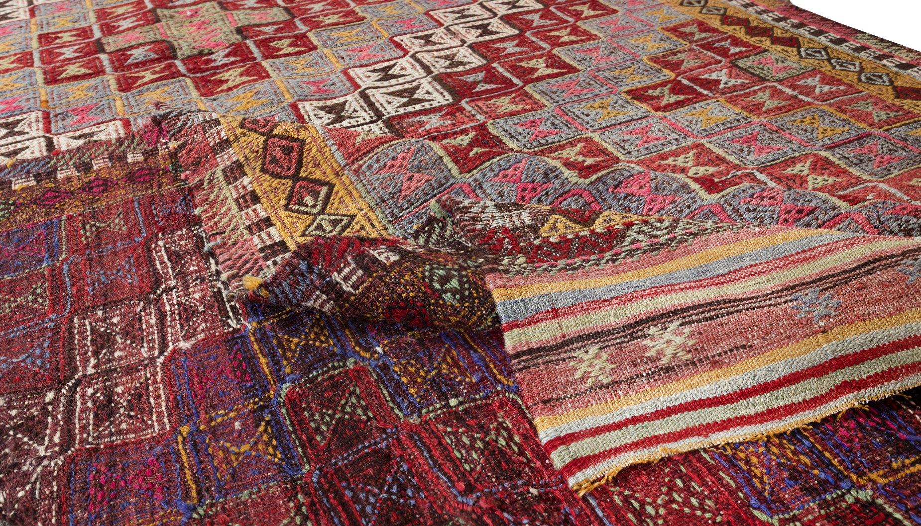 Hand-Woven 5.3x8.3 Ft One-of-a-Kind Geometric Vintage Turkish Jijim Kilim Rug Made of Wool For Sale