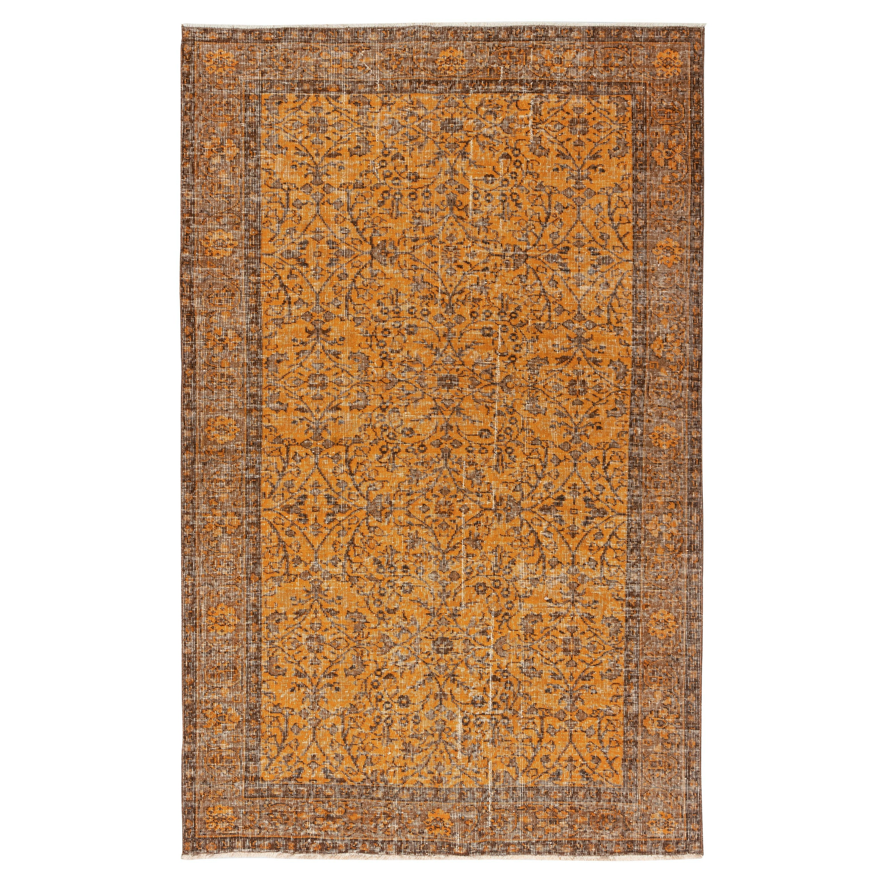 Tappeto turco vintage annodato a mano 5.3x8.4 Ft tinto di arancione per interni moderni