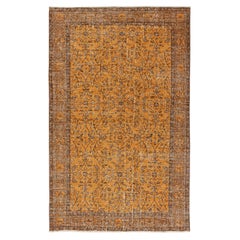 Tappeto turco vintage annodato a mano 5.3x8.4 Ft tinto di arancione per interni moderni