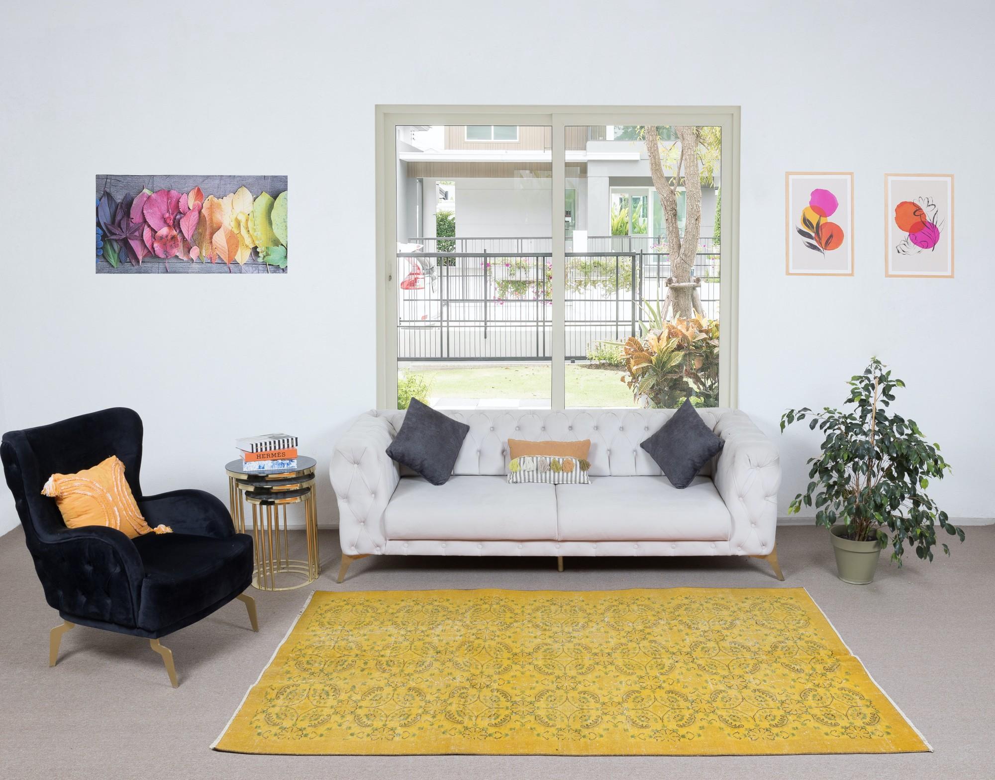 5.3x8.5 Ft handgefertigter türkischer Teppich in Gelb, großartig für moderne Innenräume (Handgeknüpft) im Angebot
