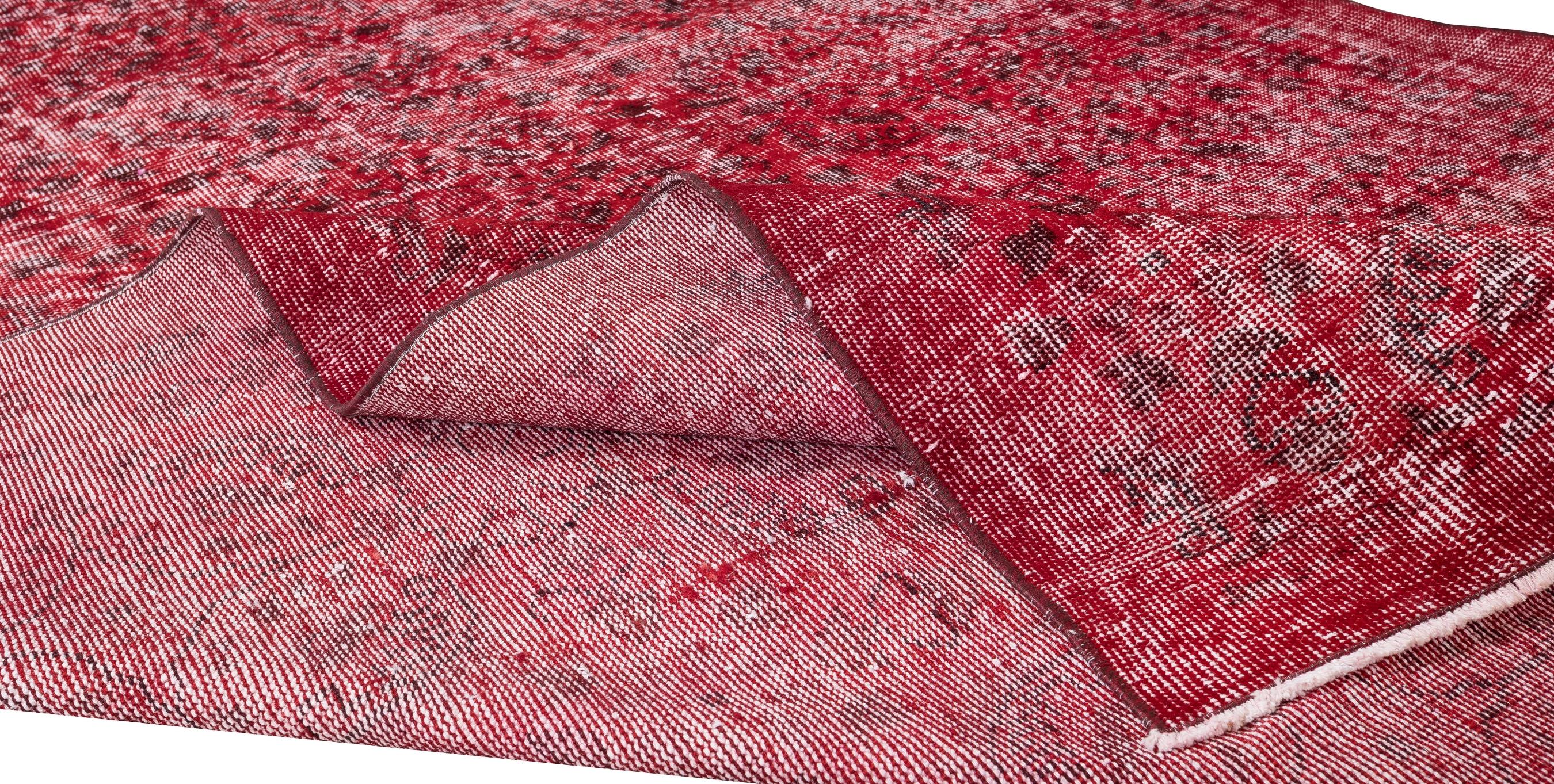 Moderne 5.3x8.5 Ft Red Area Rug for Contemporary Interiors, Hand Knots in Turkiye (tapis noué à la main en Turquie) en vente