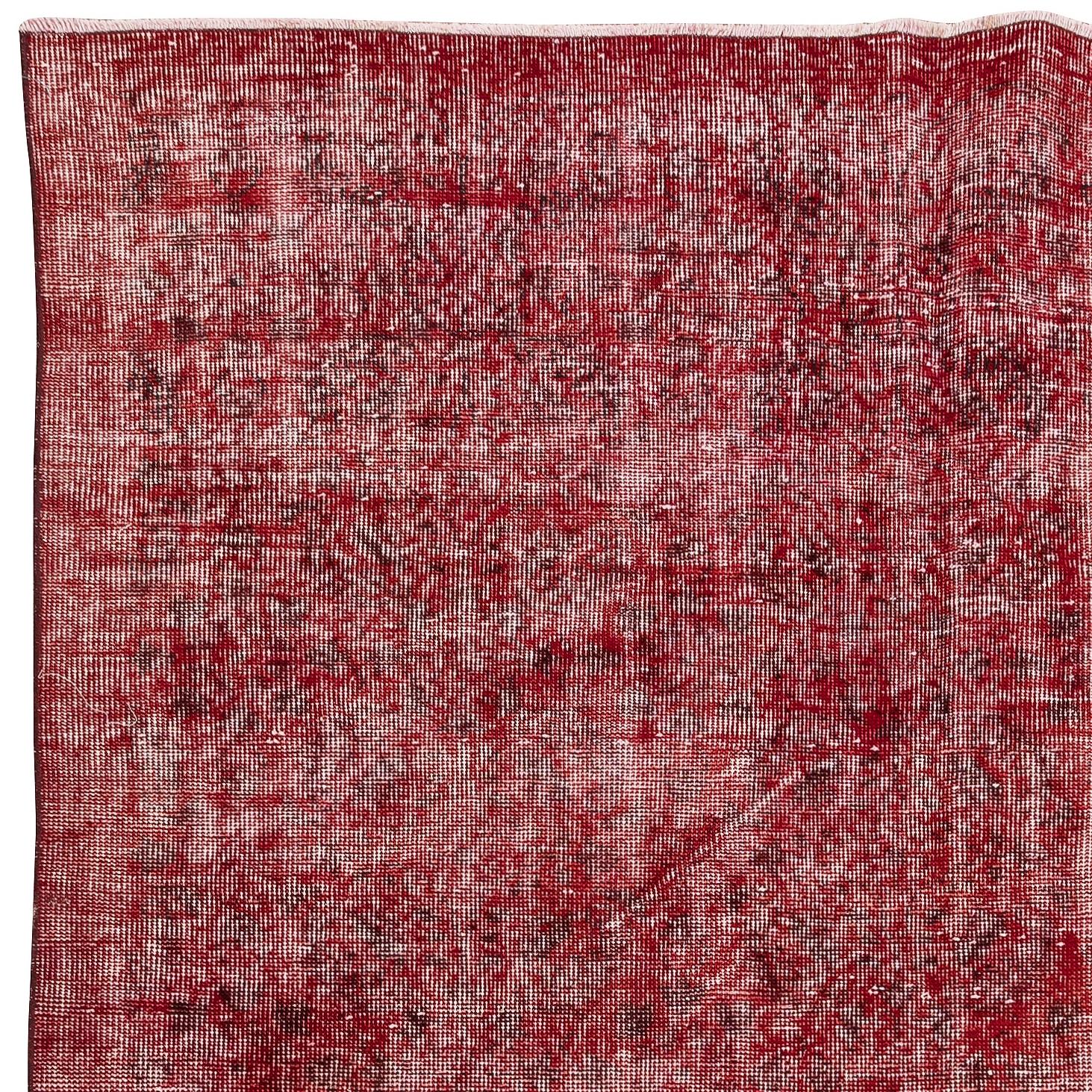 Turc 5.3x8.5 Ft Red Area Rug for Contemporary Interiors, Hand Knots in Turkiye (tapis noué à la main en Turquie) en vente