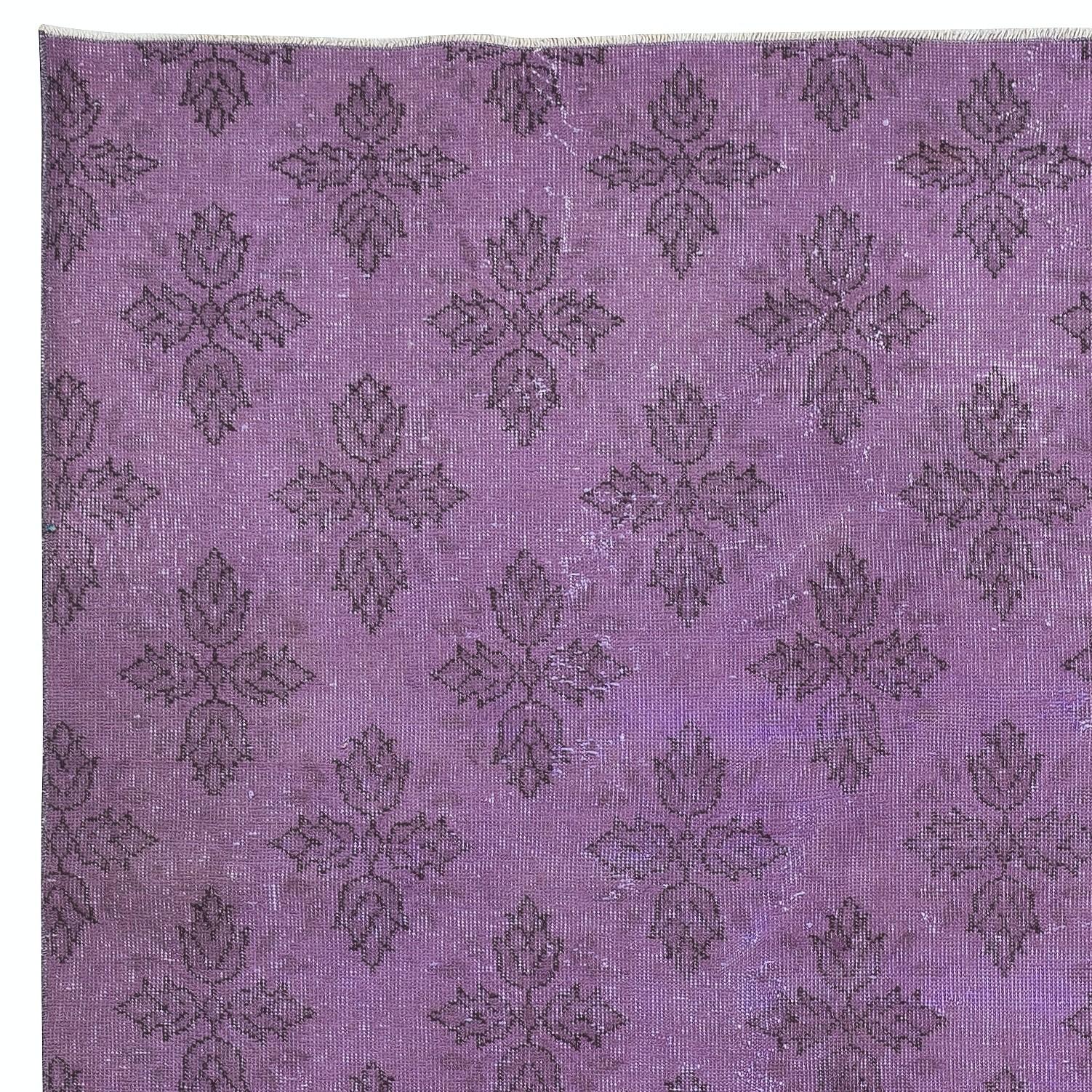 5.3x8.6 Ft Purple Color Modern Handmade Turkish Wool Area Rug with Floral Design In Good Condition For Sale In Spring Valley, NY