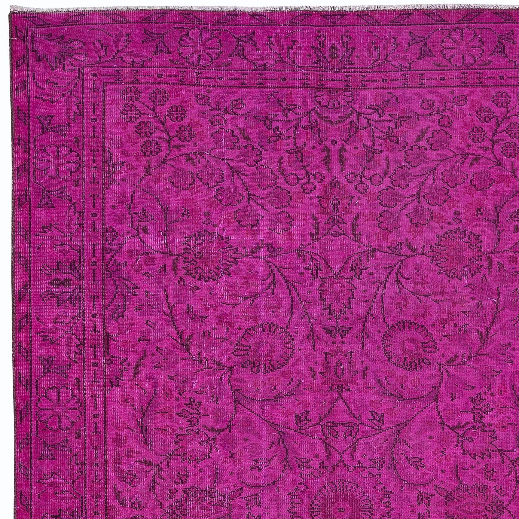 5.3x8.7 Ft Modern Handmade Turkish Vivid Hot Pink Rug with Flower Design In Good Condition For Sale In Philadelphia, PA