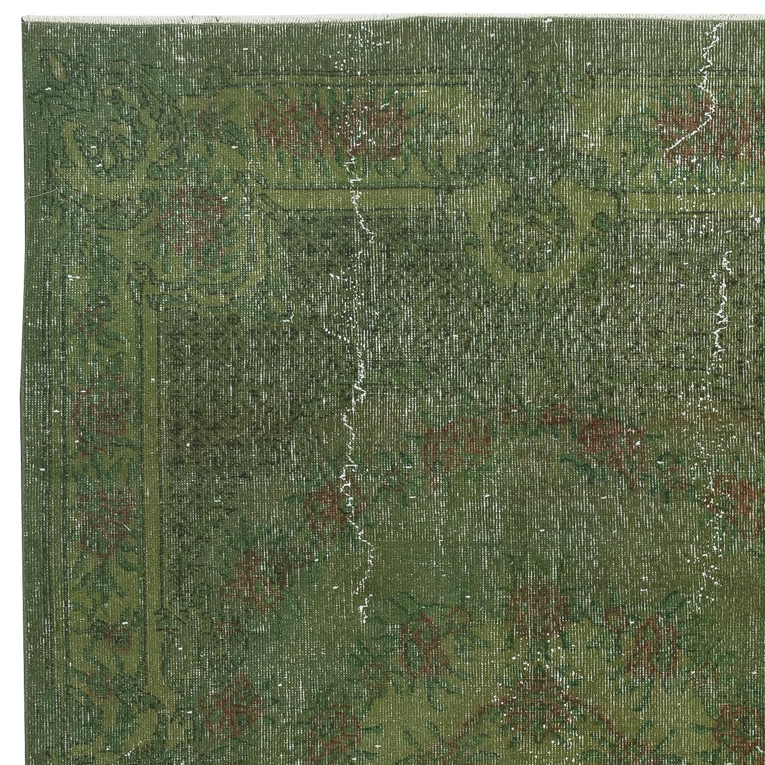 Turco 5,3x8,7 Ft Room Size Tappeto per l'area in lana turca annodato a mano e sovratinto in verde in vendita