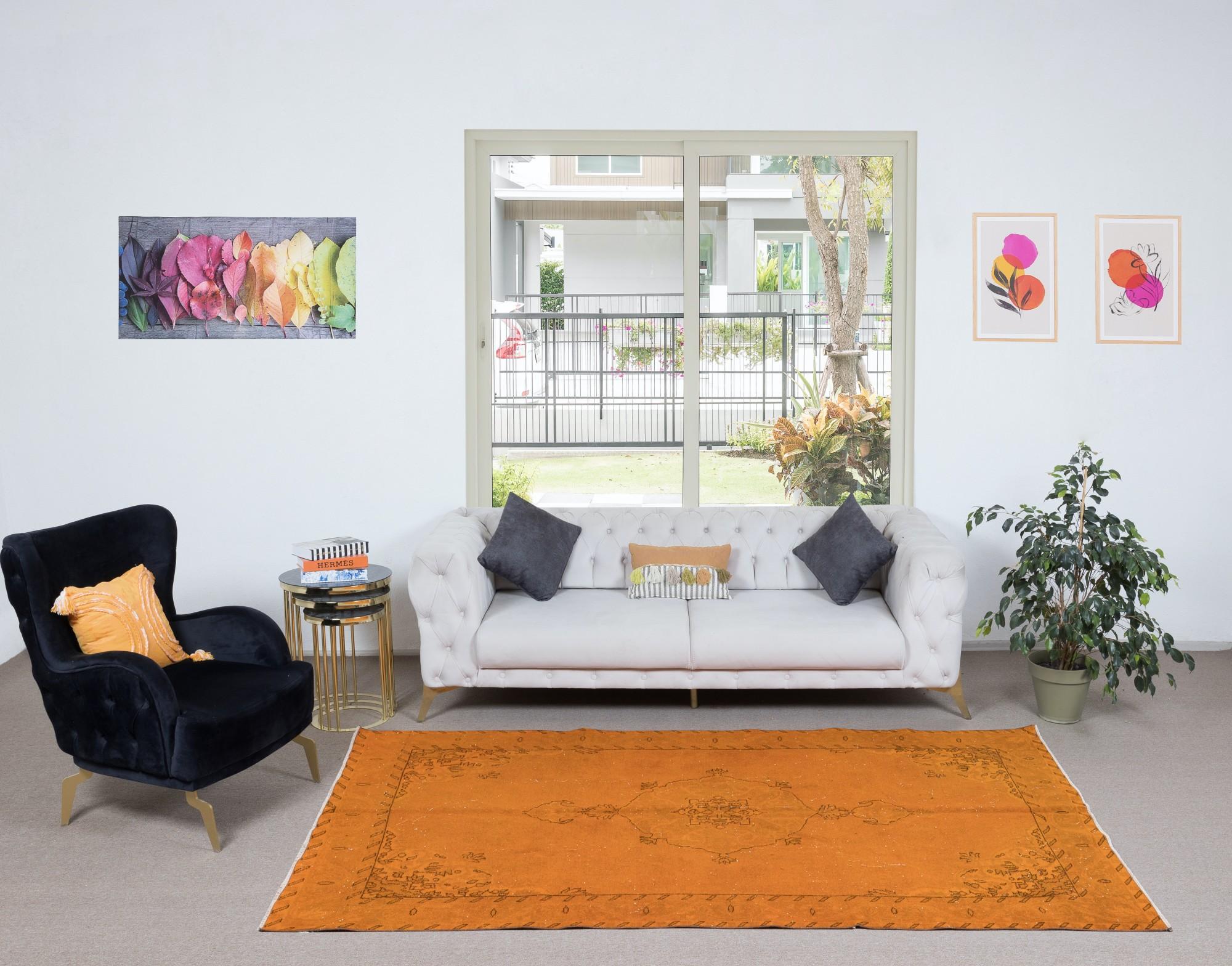 Handgefertigter authentischer orangefarbener 5.3x9 Ft Teppich für moderne Innenräume, Anatolischer Teppich (Handgeknüpft) im Angebot