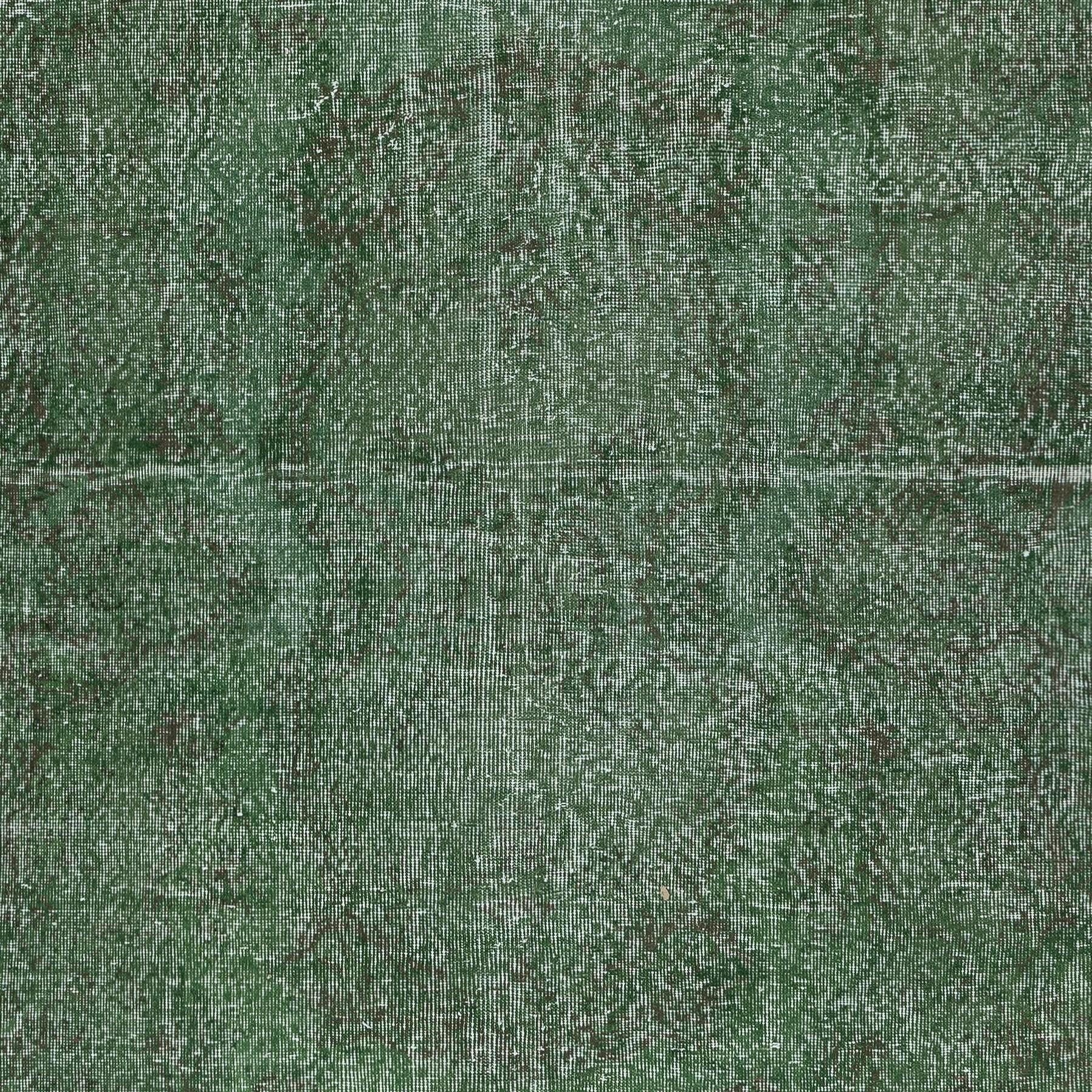 Turco 5,3x9 Ft Tappeto turco vintage annodato a mano e sovratinto in verde per interni moderni in vendita