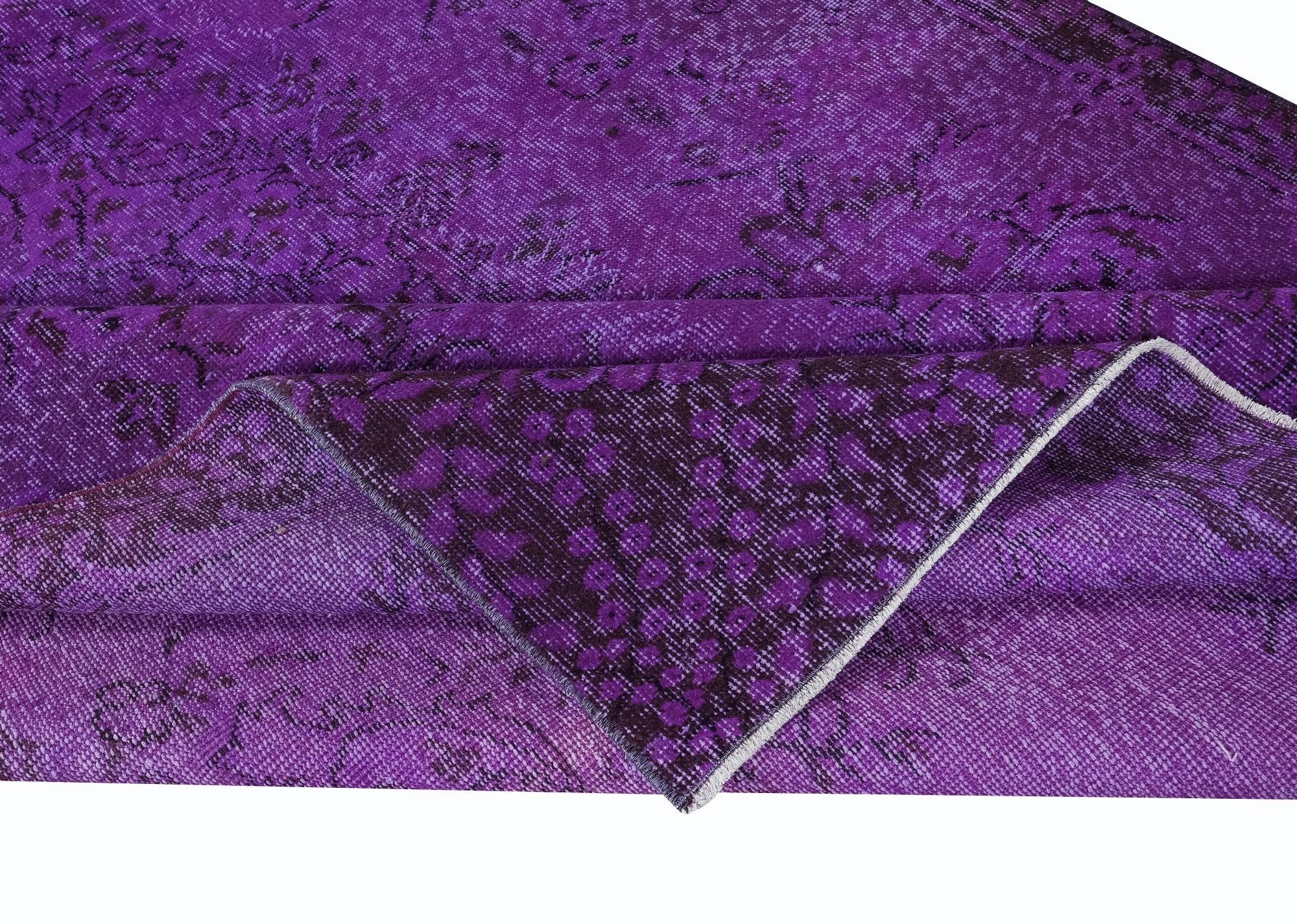5.3x9 Ft Modern Violet Purple Carpet, Handmade Turkish Rug, Bohemian Home Decor In Good Condition For Sale In Philadelphia, PA