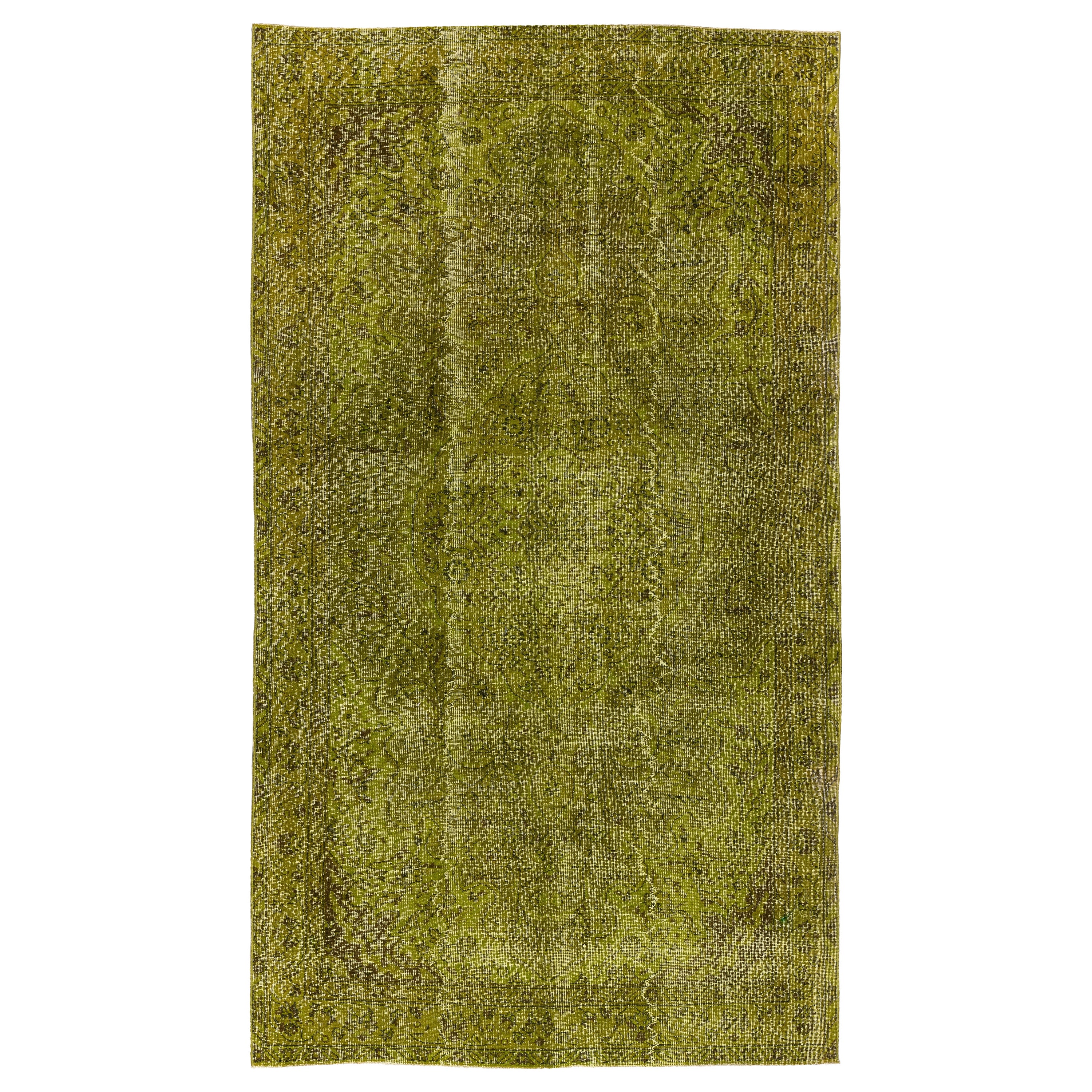 5.3x9.2 Ft Handgefertigter Türkischer 1960er Teppich in Hellgrün, Moderner Olivgrüner Teppich im Angebot